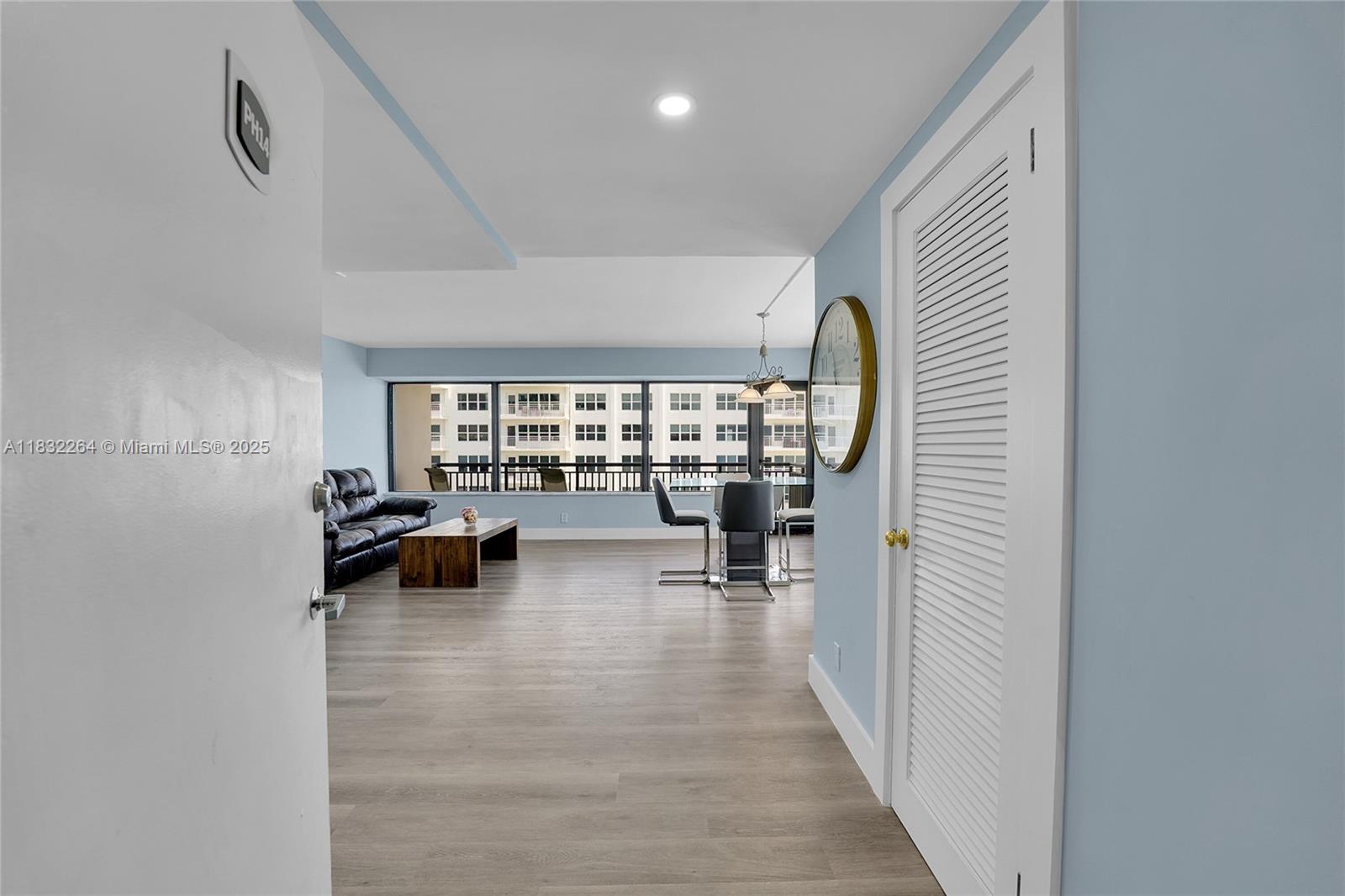 3800 Galt Ocean Dr PH-14, Fort Lauderdale, FL, 33308/$985,000 2 3800 Galt Ocean Dr PH-14