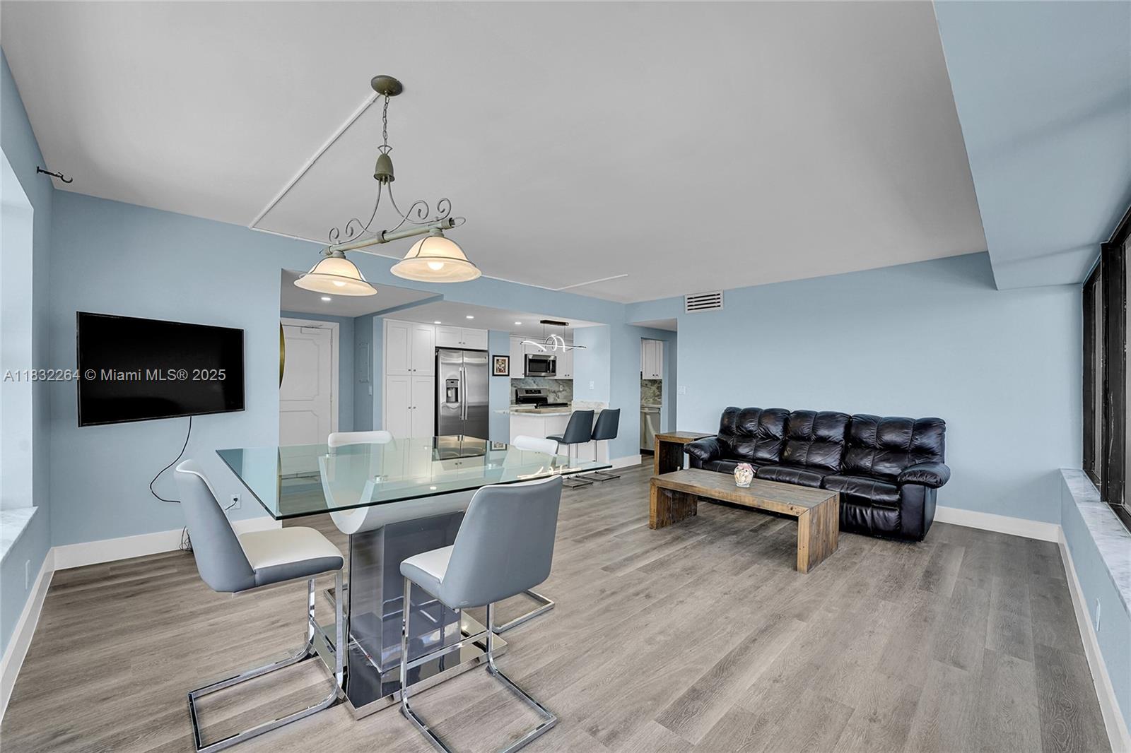 3800 Galt Ocean Dr PH-14, Fort Lauderdale, FL, 33308/$985,000 3 3800 Galt Ocean Dr PH-14