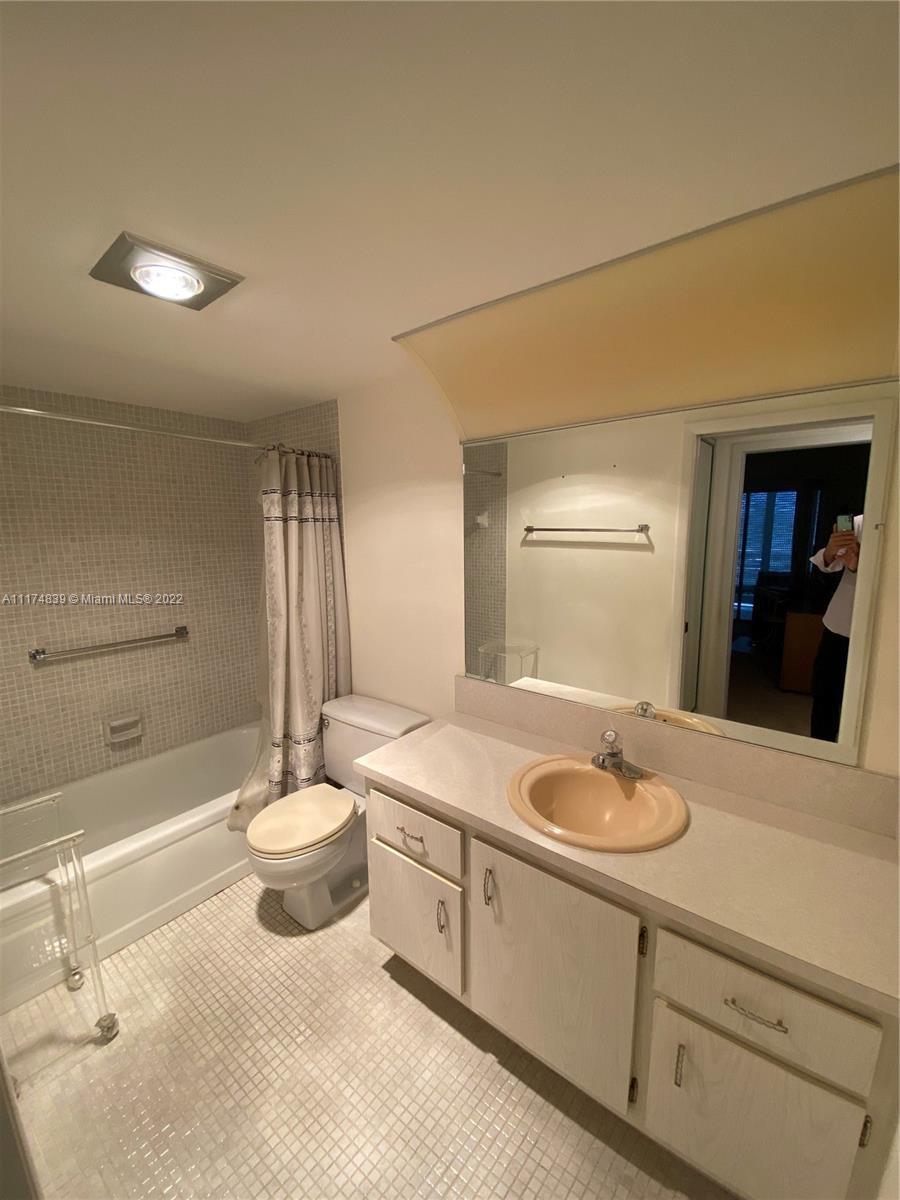 REXFORD AT CENTURY VILLAG - Residential Lease