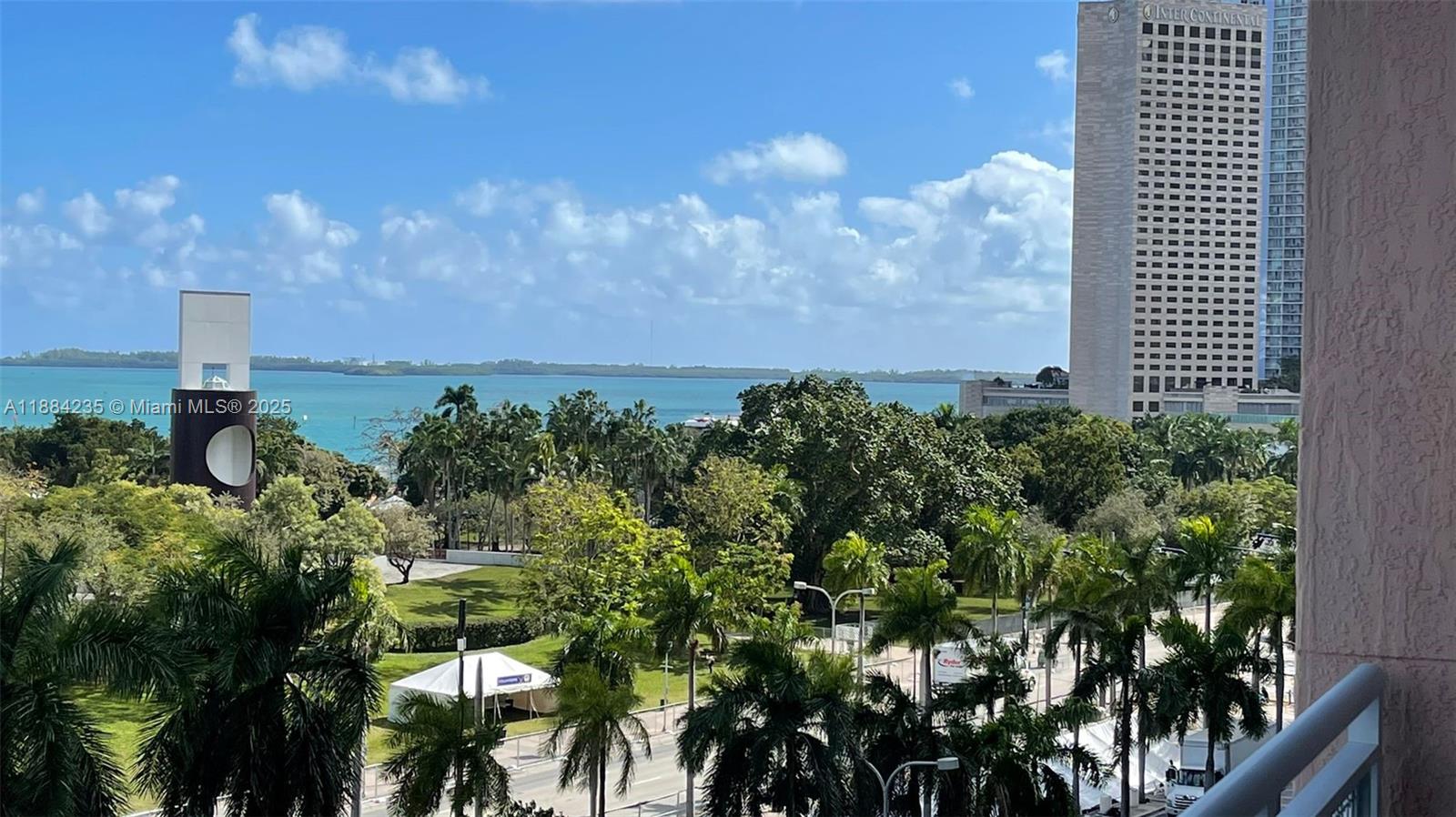 VIZCAYNE SOUTH CONDO - Residential