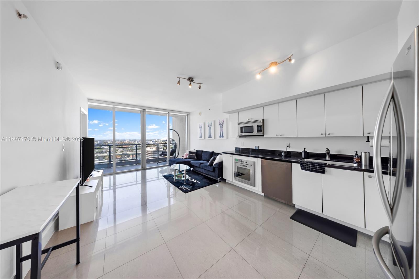 Property for Sale at 92 Sw 3rd St 2308, Miami, Broward County, Florida - Bedrooms: 1 
Bathrooms: 2  - $455,000