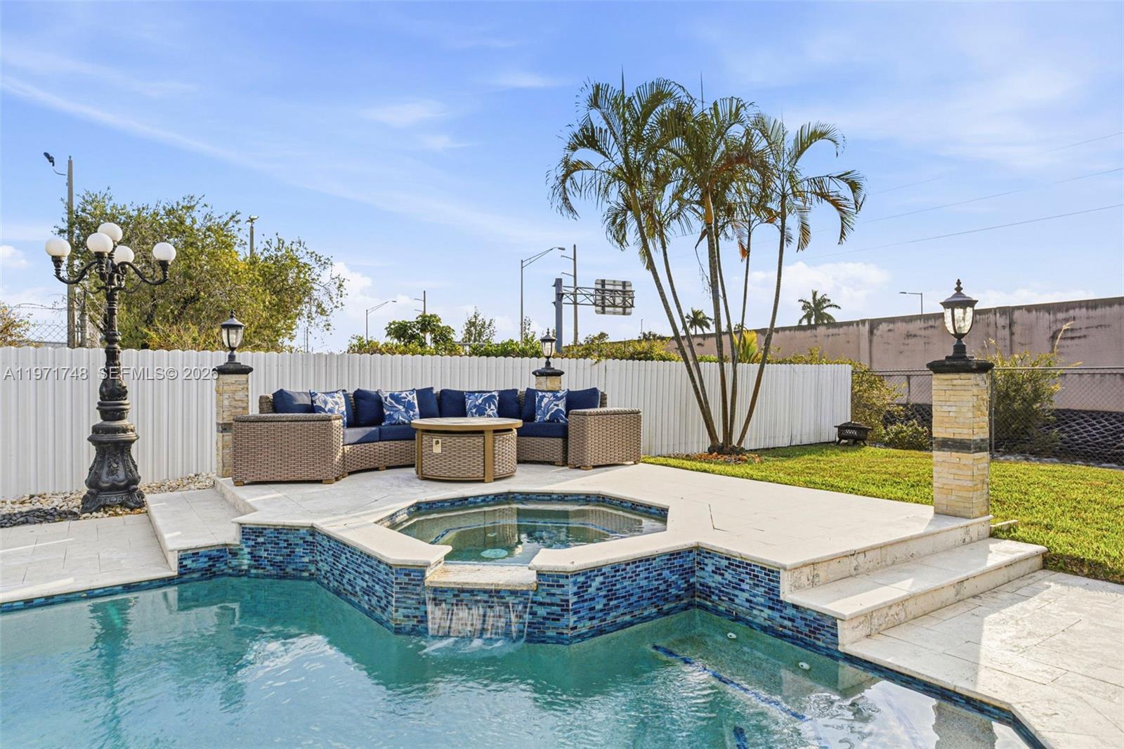 SUPERIOR TRACE - Residential