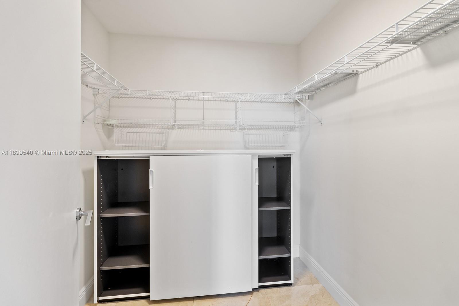 AVENTURA MARINA CONDO NUM - Residential