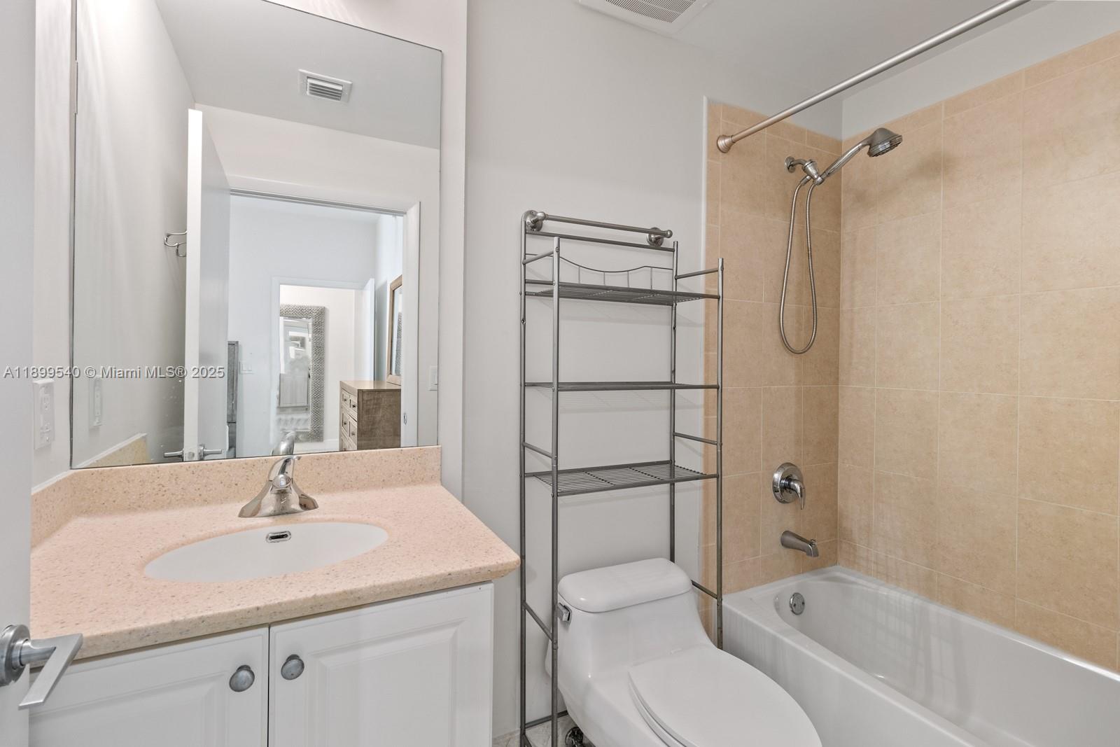 AVENTURA MARINA CONDO NUM - Residential