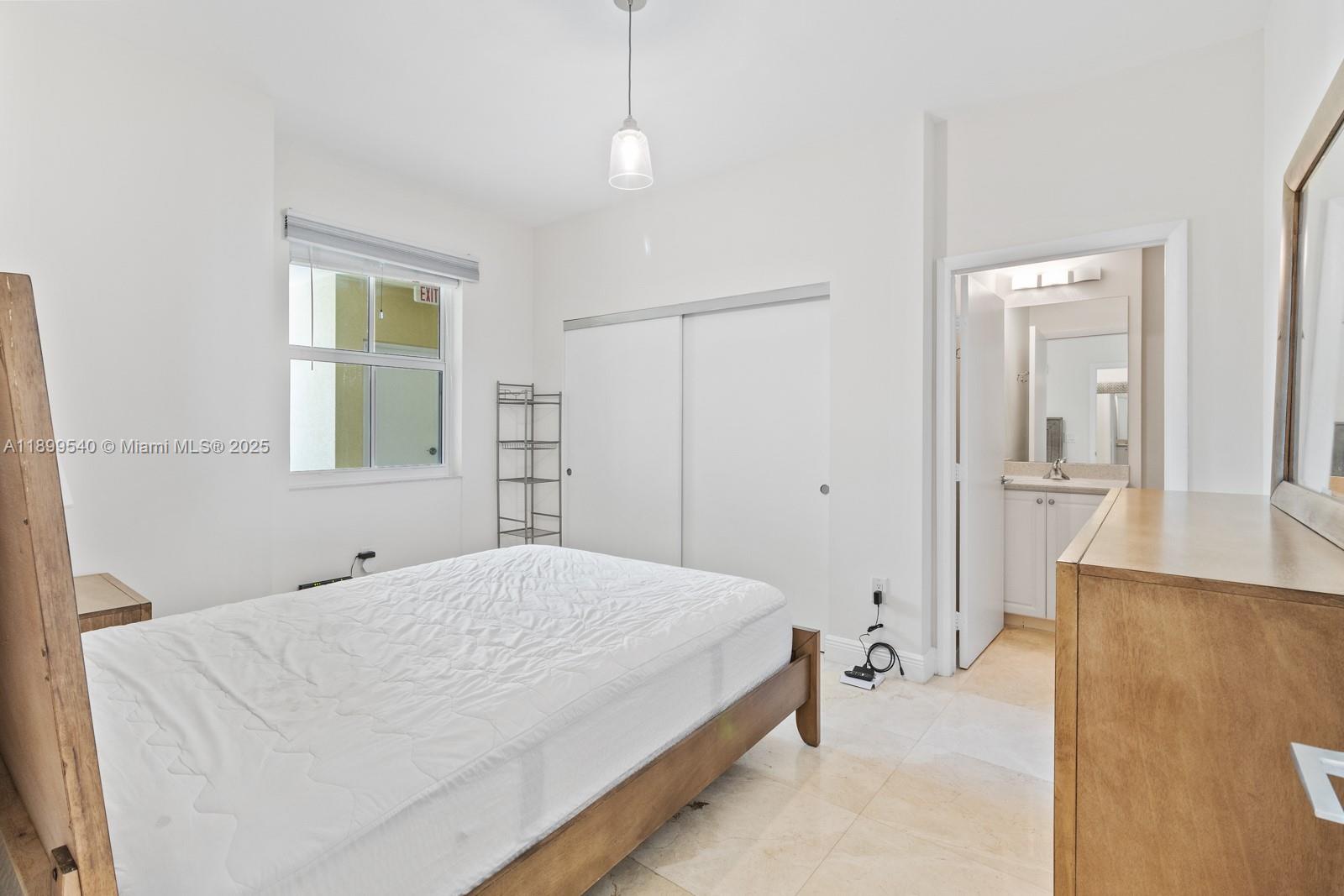 AVENTURA MARINA CONDO NUM - Residential