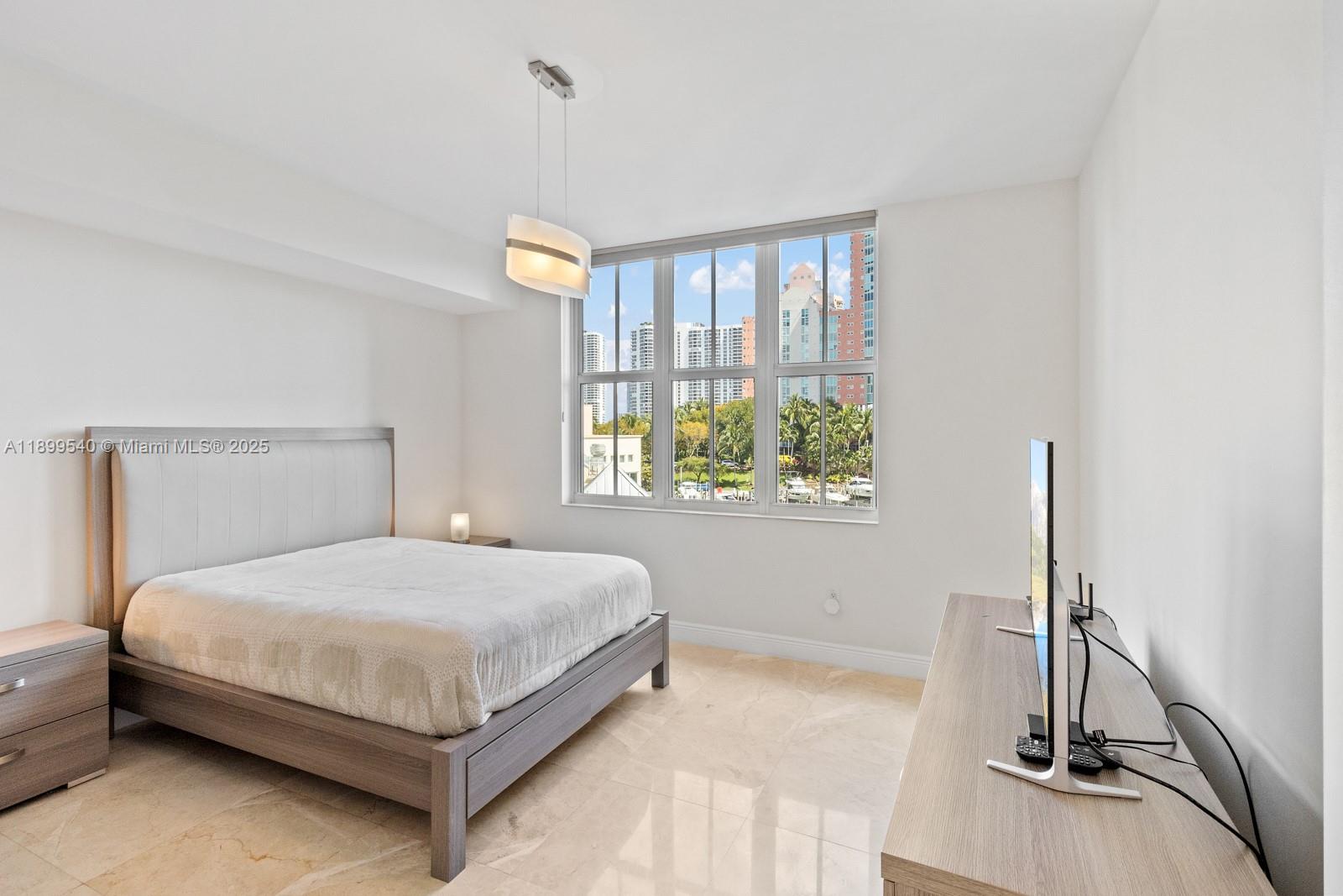 AVENTURA MARINA CONDO NUM - Residential