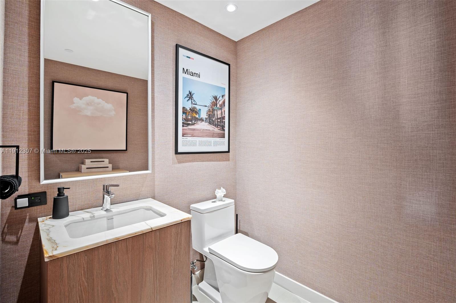 FIVE PARK - Residential Lease