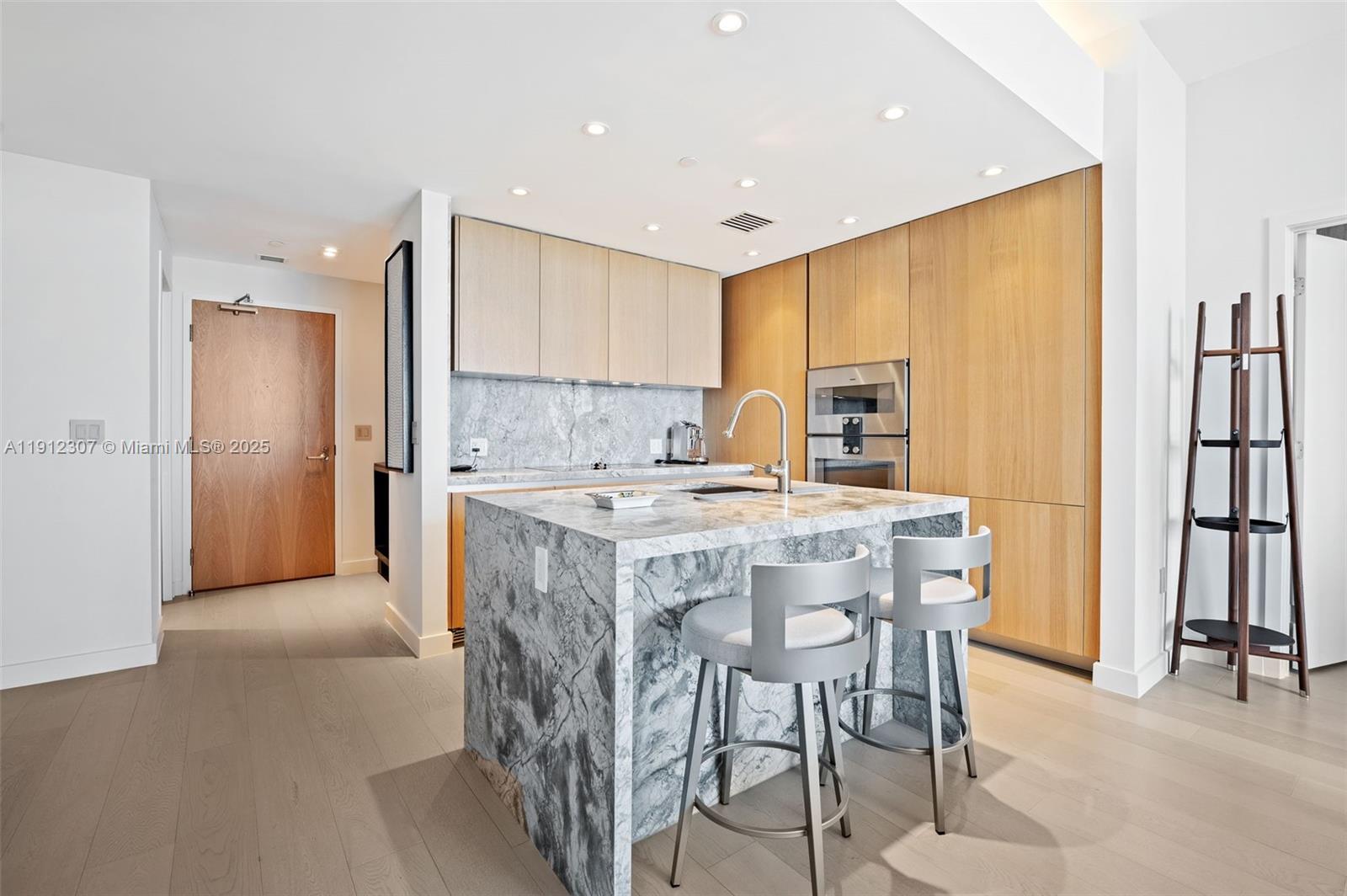 FIVE PARK - Residential Lease