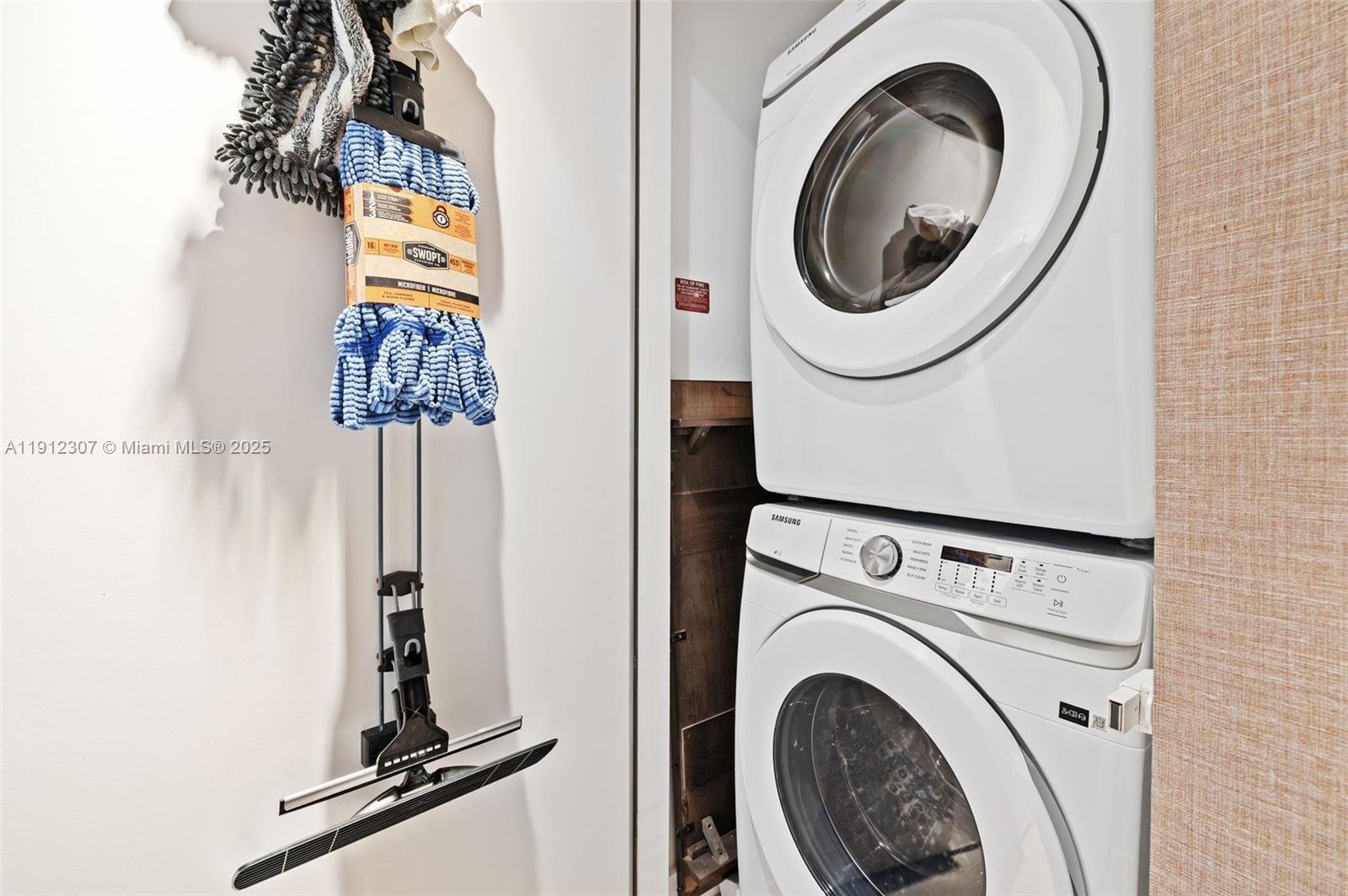 FIVE PARK - Residential Lease