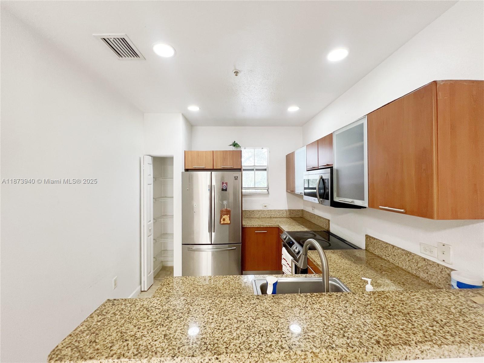 2540 SW 14th Ave 203