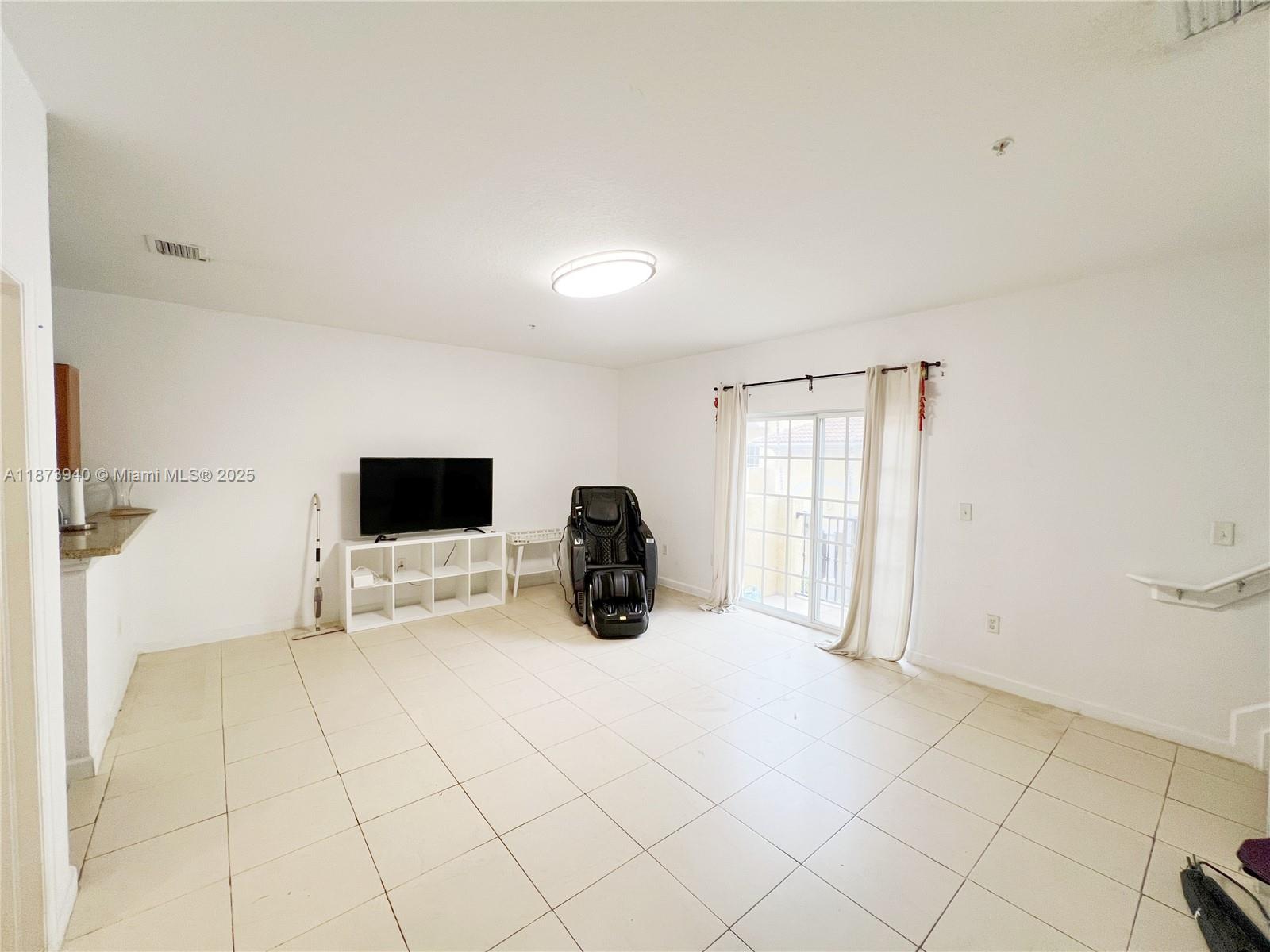 2540 SW 14th Ave 203