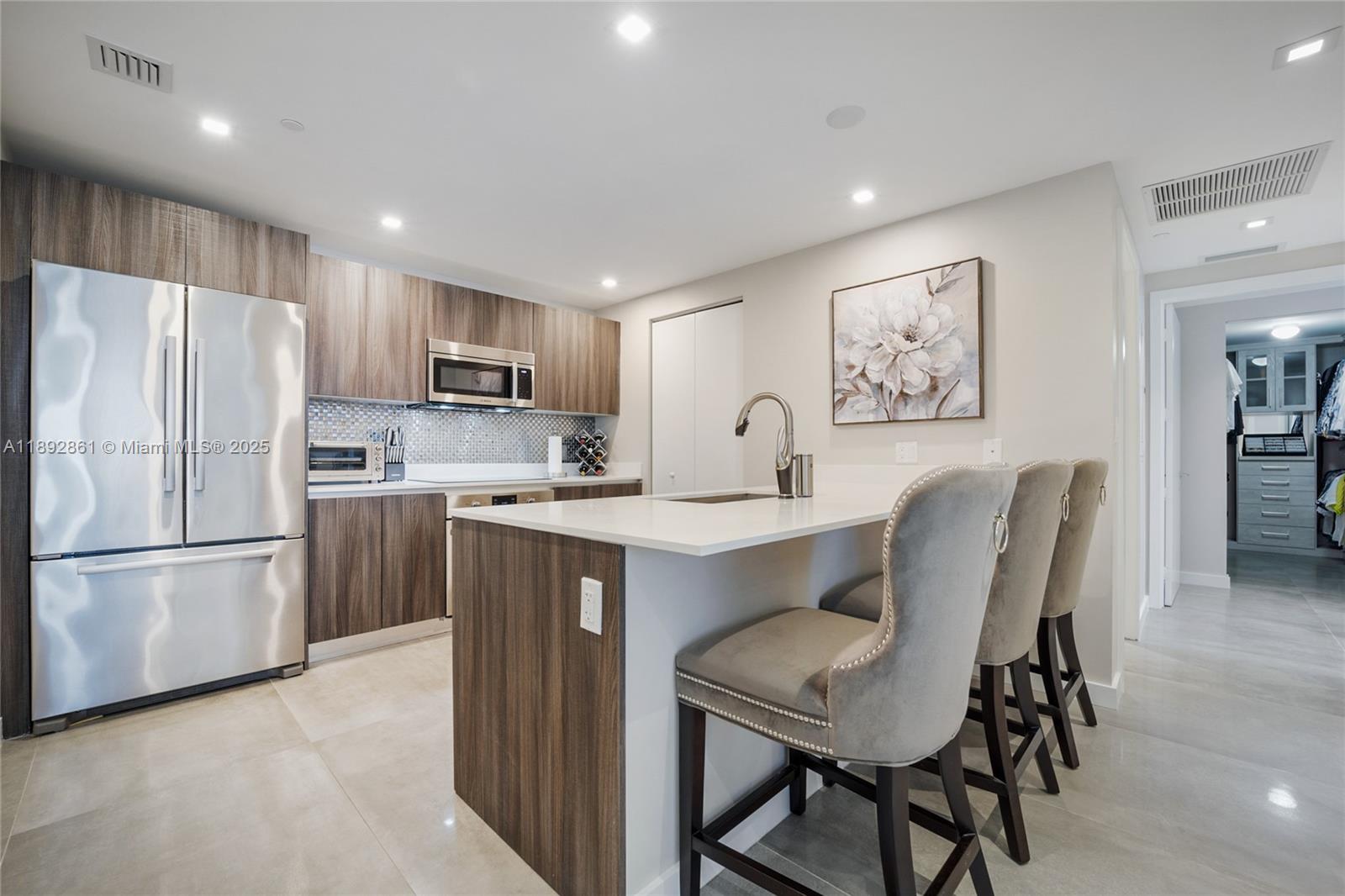 ARIA ON THE BAY - Residential