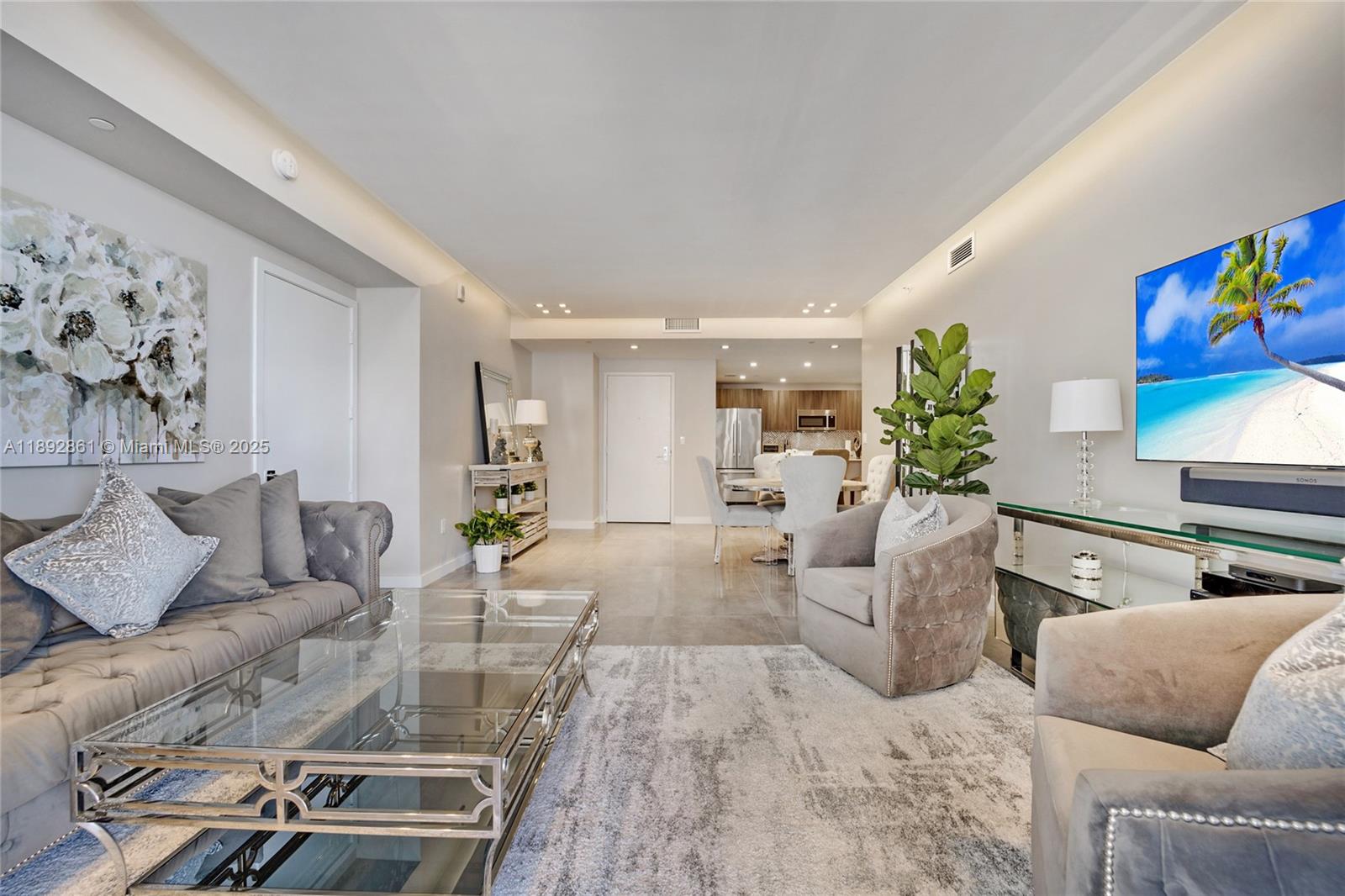 ARIA ON THE BAY - Residential