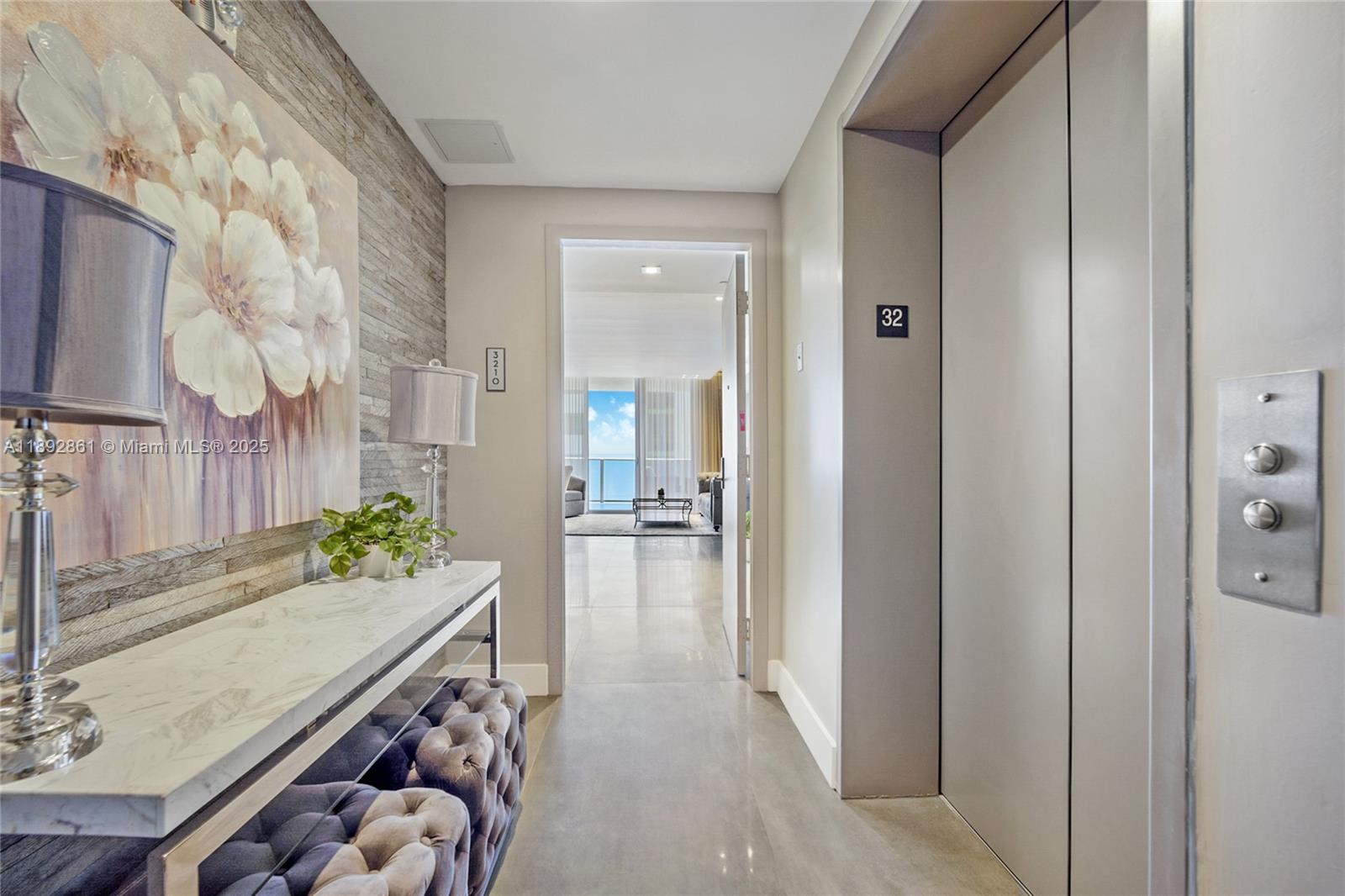 ARIA ON THE BAY - Residential