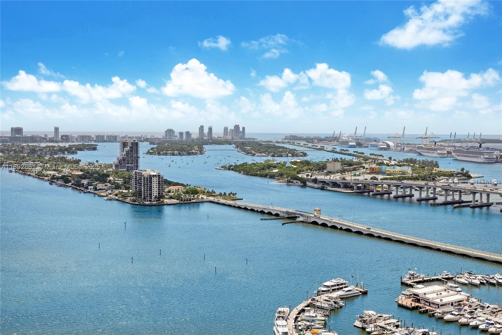 ARIA ON THE BAY - Residential