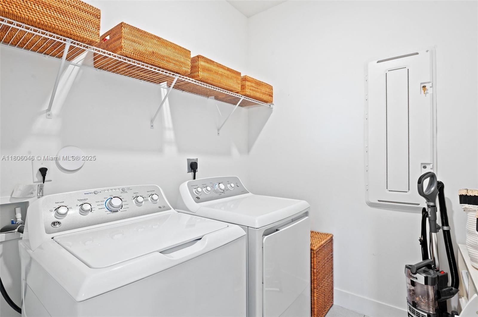 TUSCAN ISLES - Residential Lease