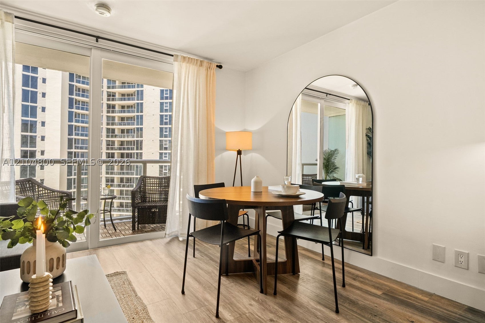 19201 Collins Ave 924