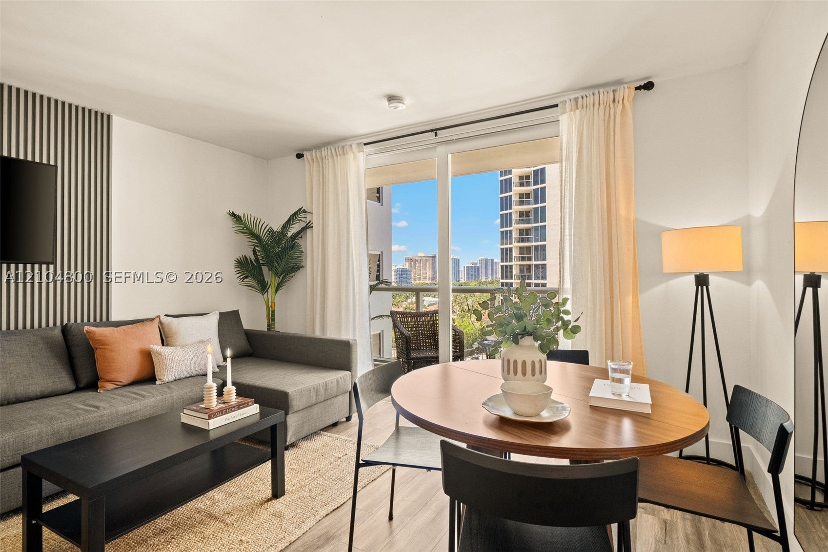 19201 Collins Ave 924
