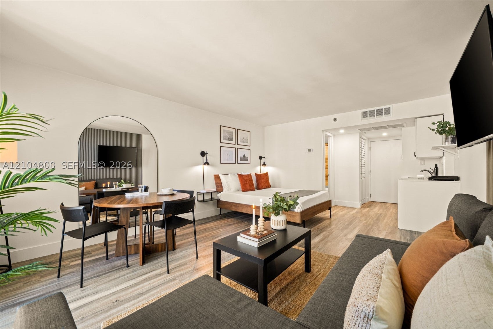 19201 Collins Ave 924