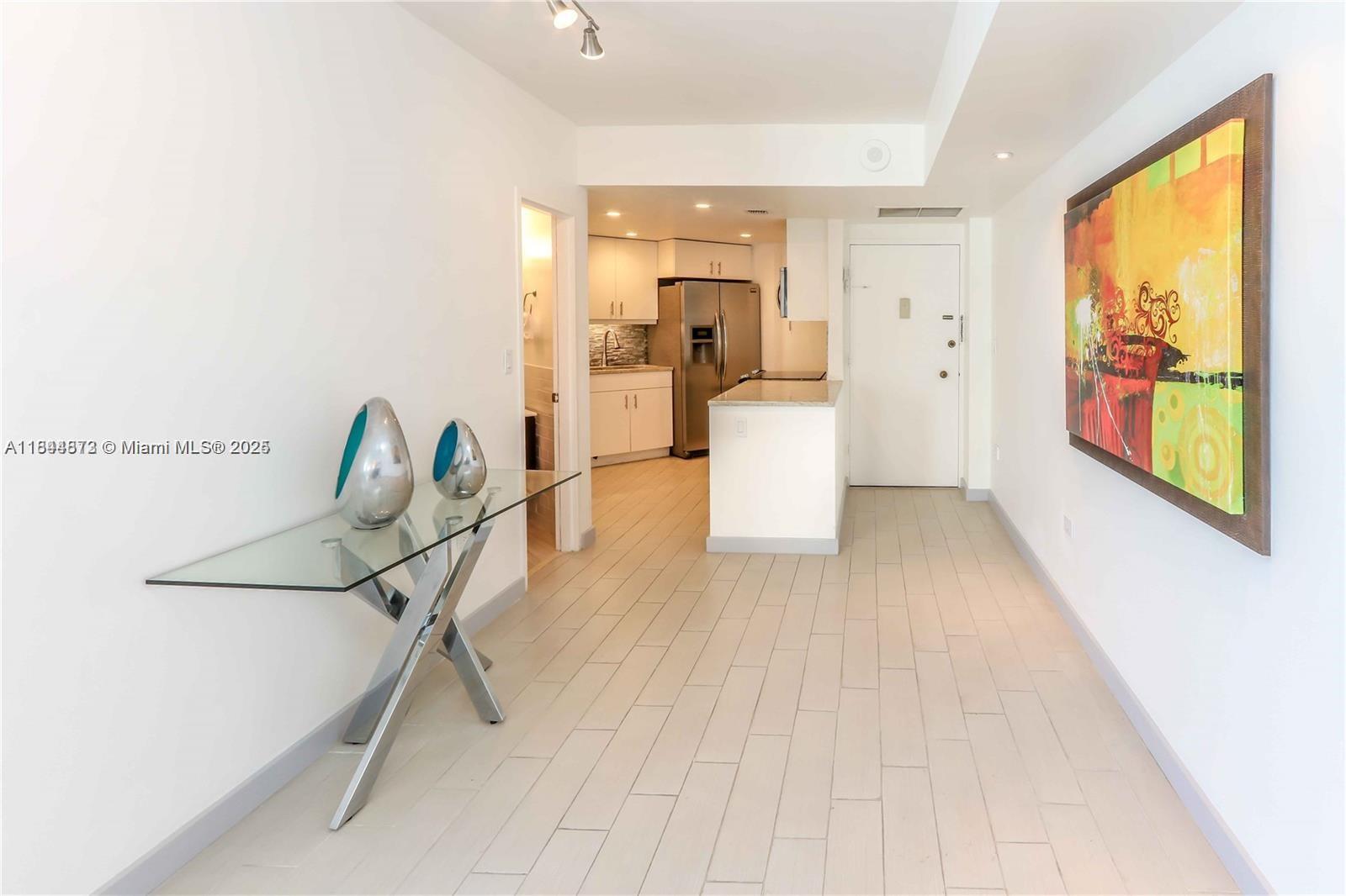 999 Brickell Bay Dr 1604