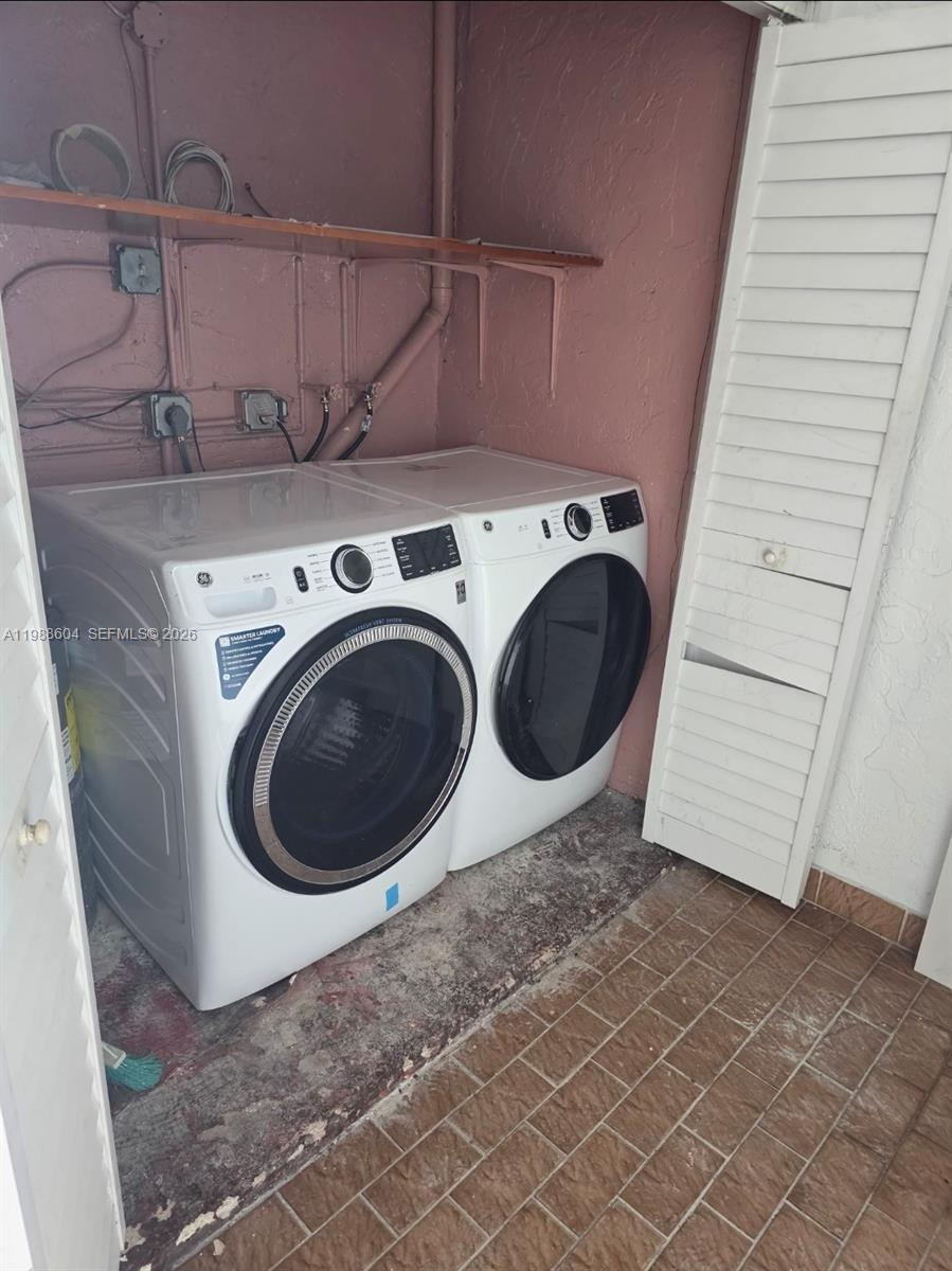 MANGO HILL #11 CONDO - Residential Lease