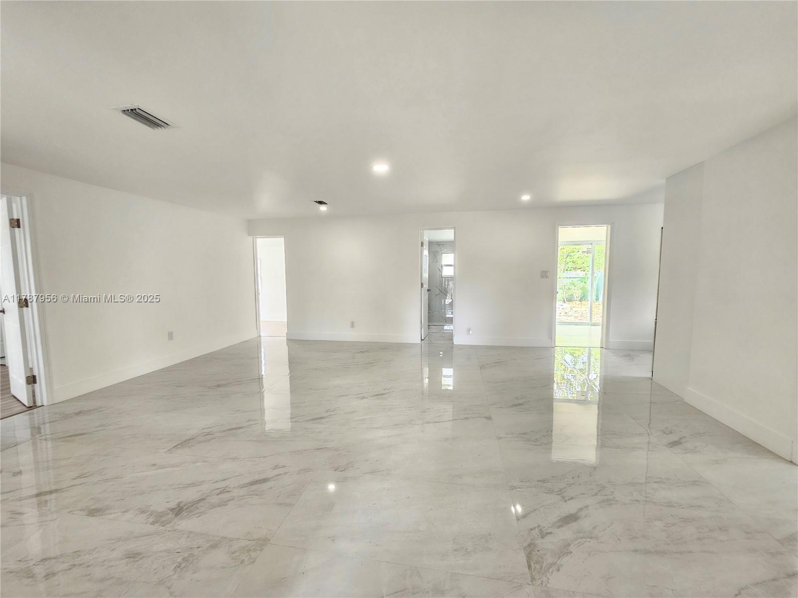 11712 NW 3rd Ave