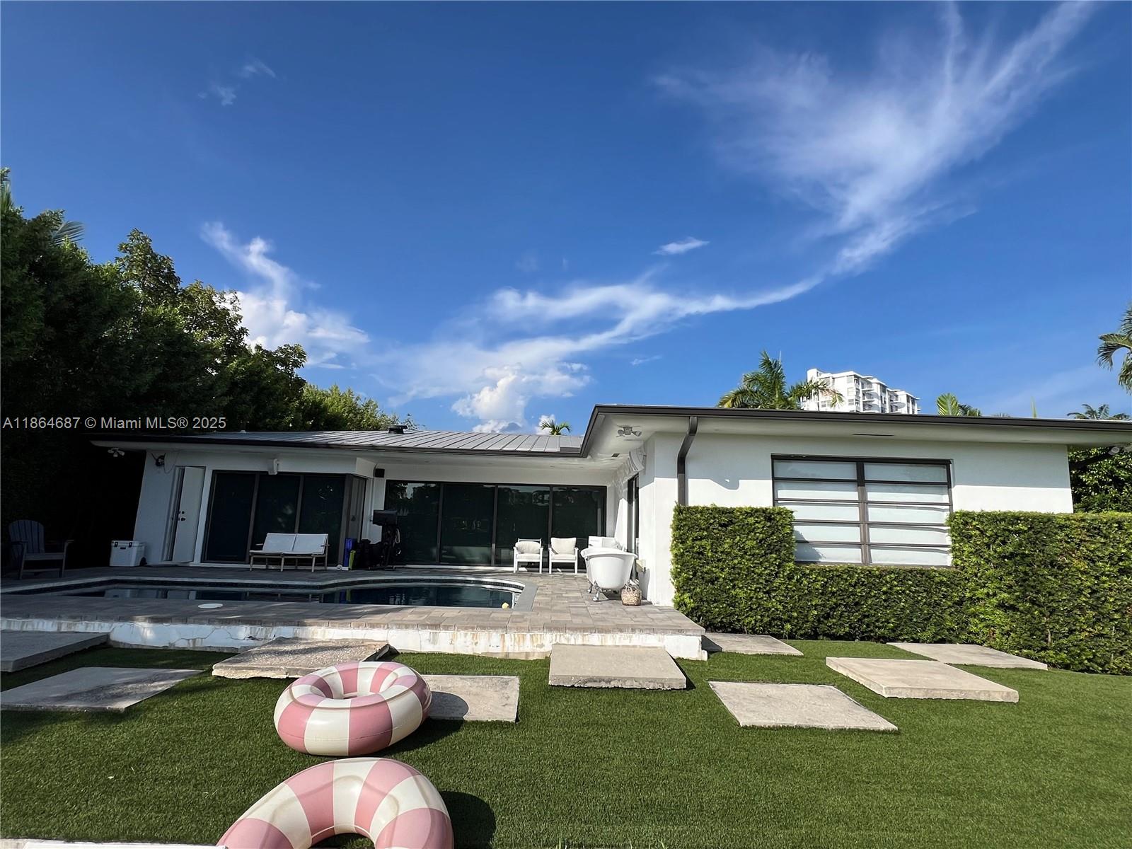 SAN SOUCI ESTATES - Residential Lease