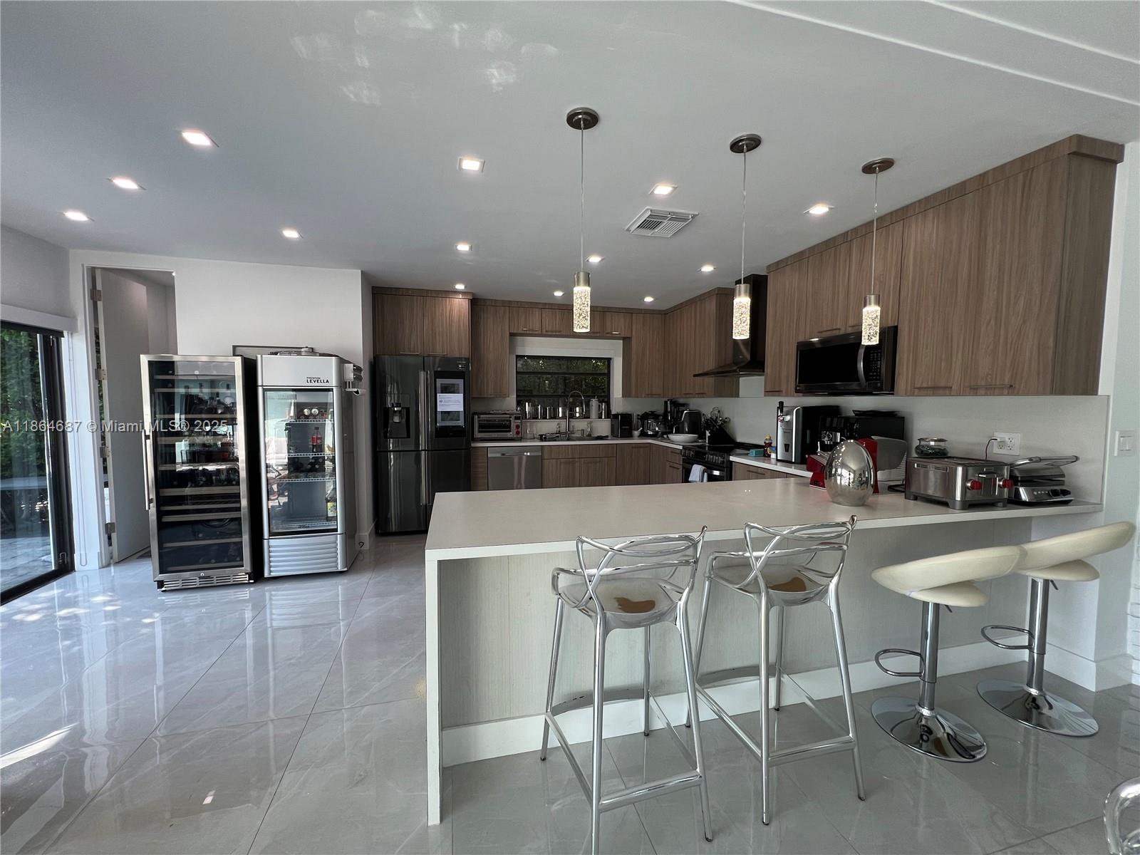 SAN SOUCI ESTATES - Residential Lease