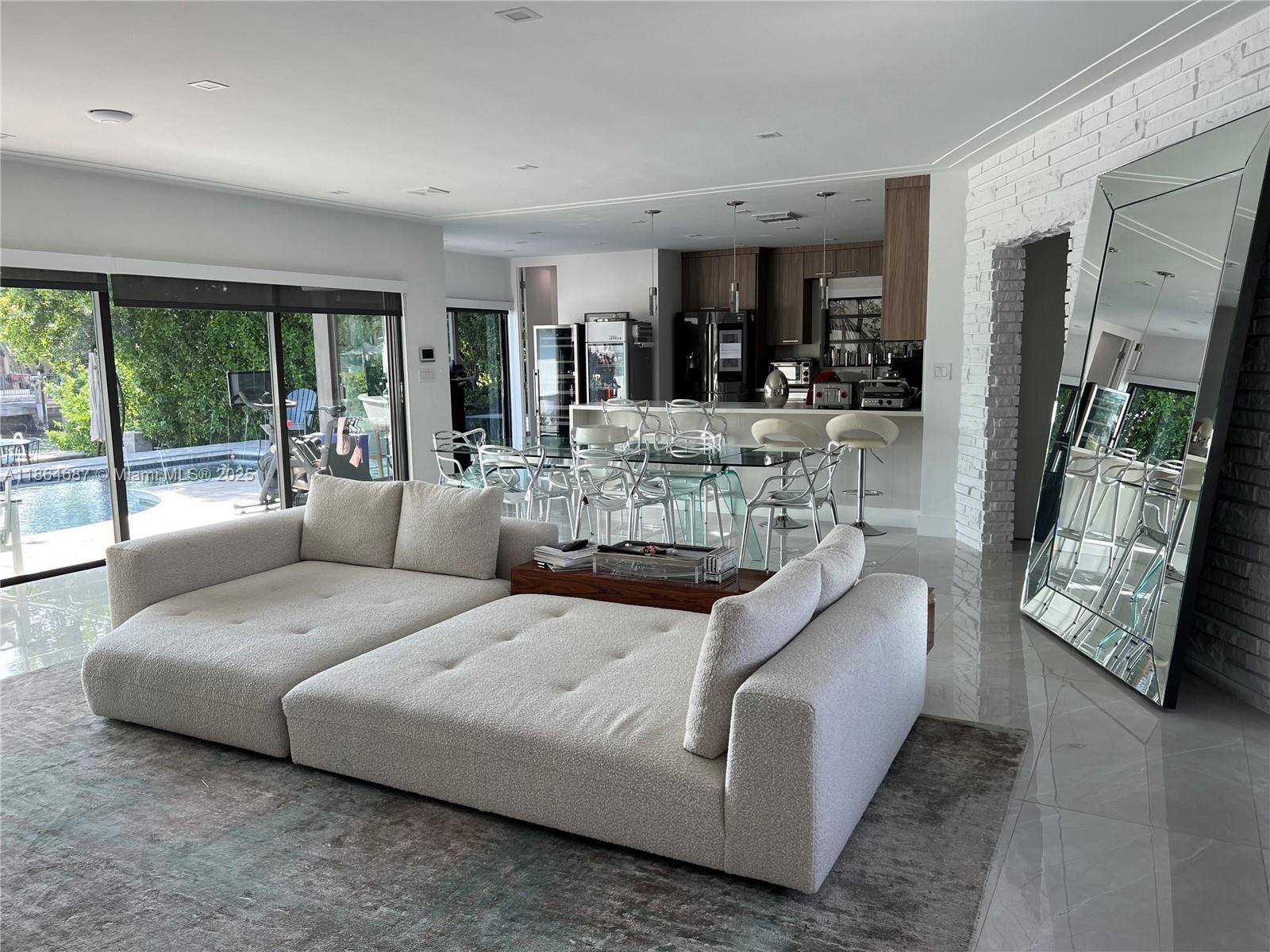 SAN SOUCI ESTATES - Residential Lease