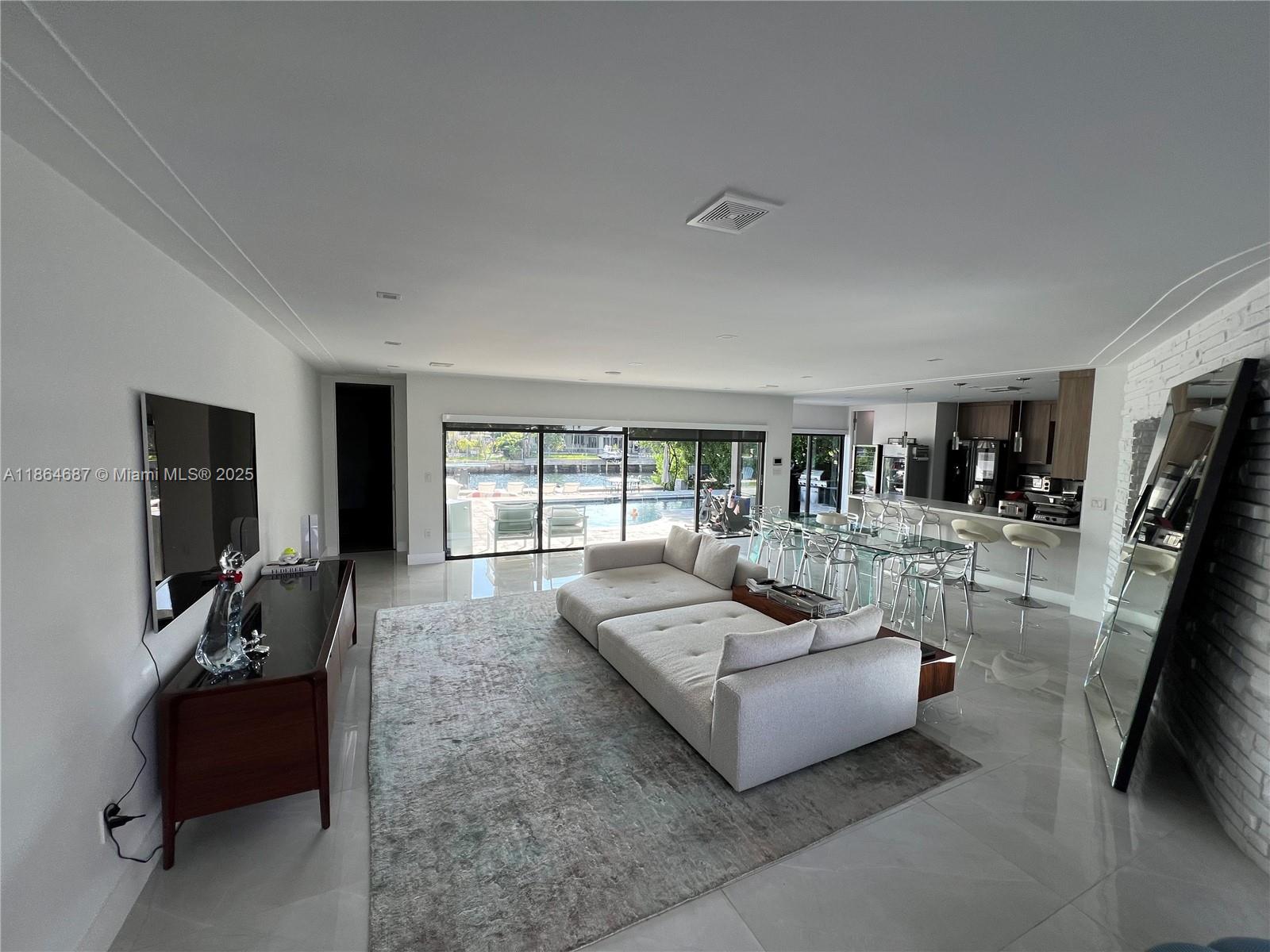 SAN SOUCI ESTATES - Residential Lease