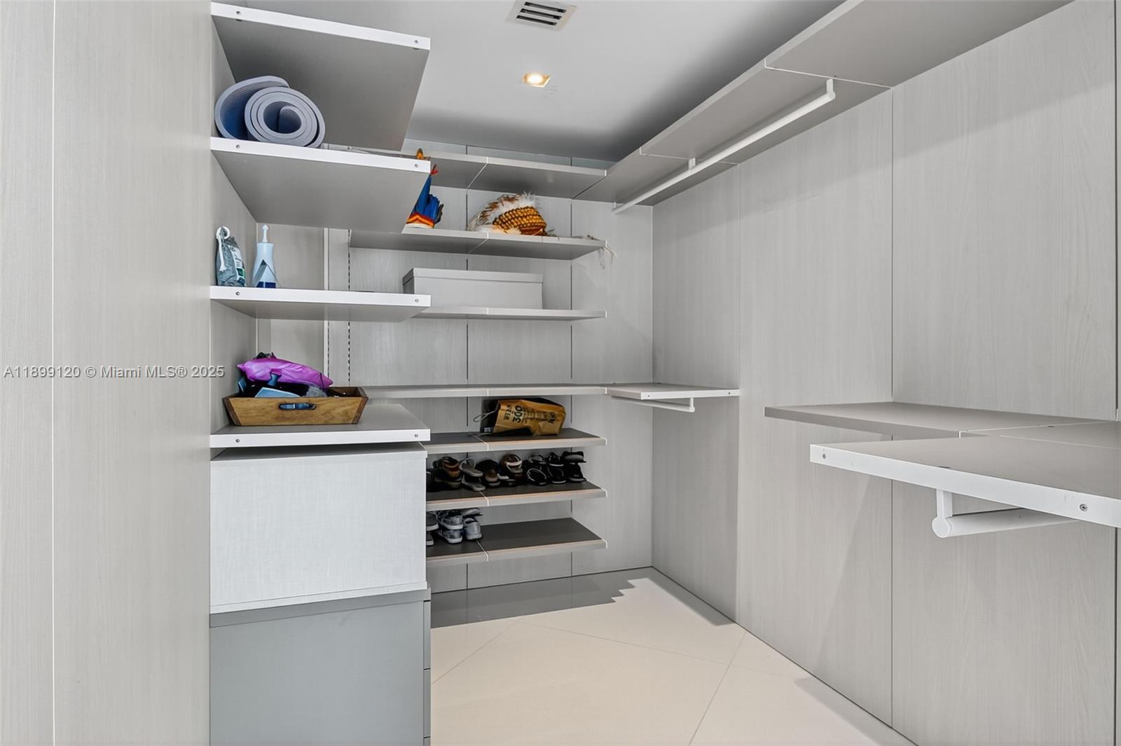PORTOFINO TOWER CONDO - Residential