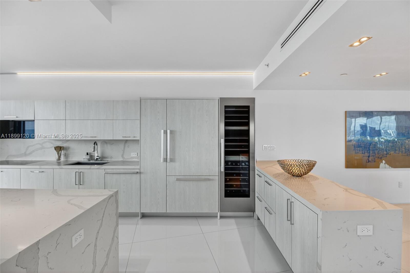 PORTOFINO TOWER CONDO - Residential