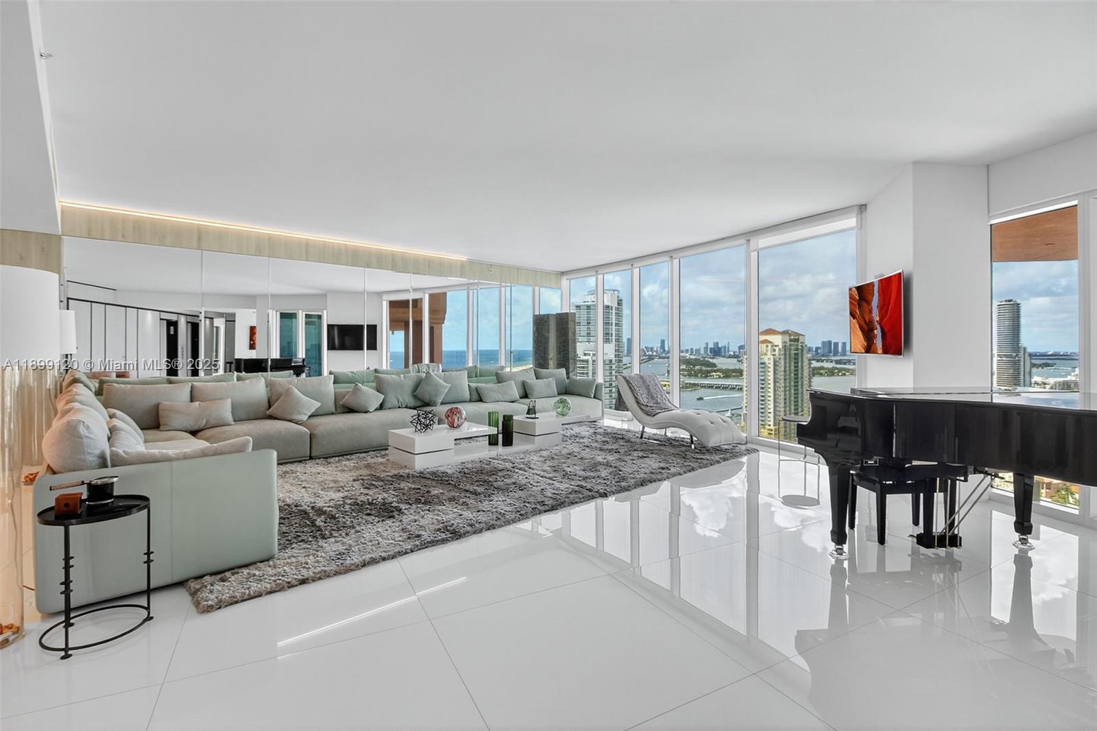 300 S Pointe Dr 3105