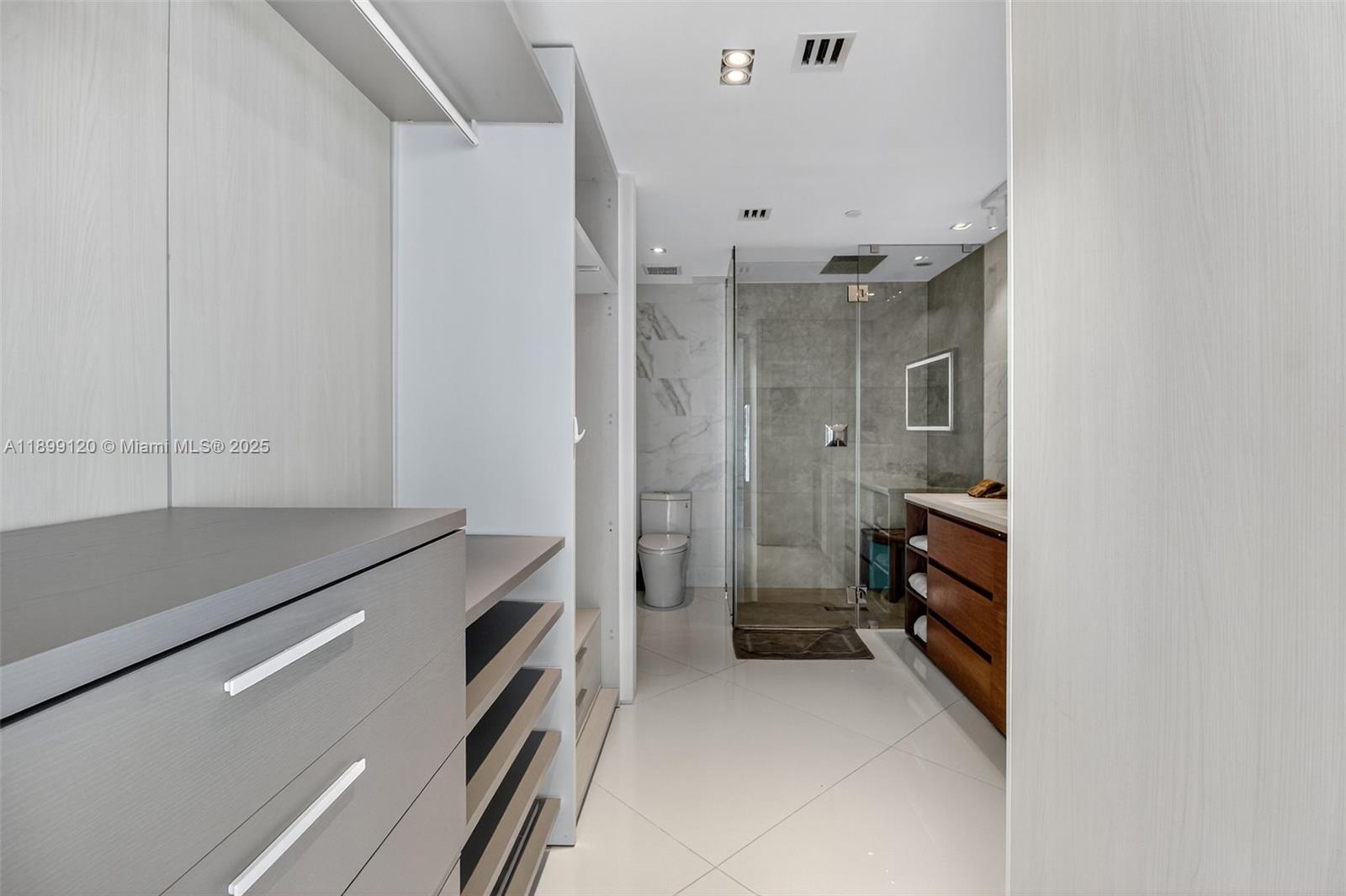 PORTOFINO TOWER CONDO - Residential