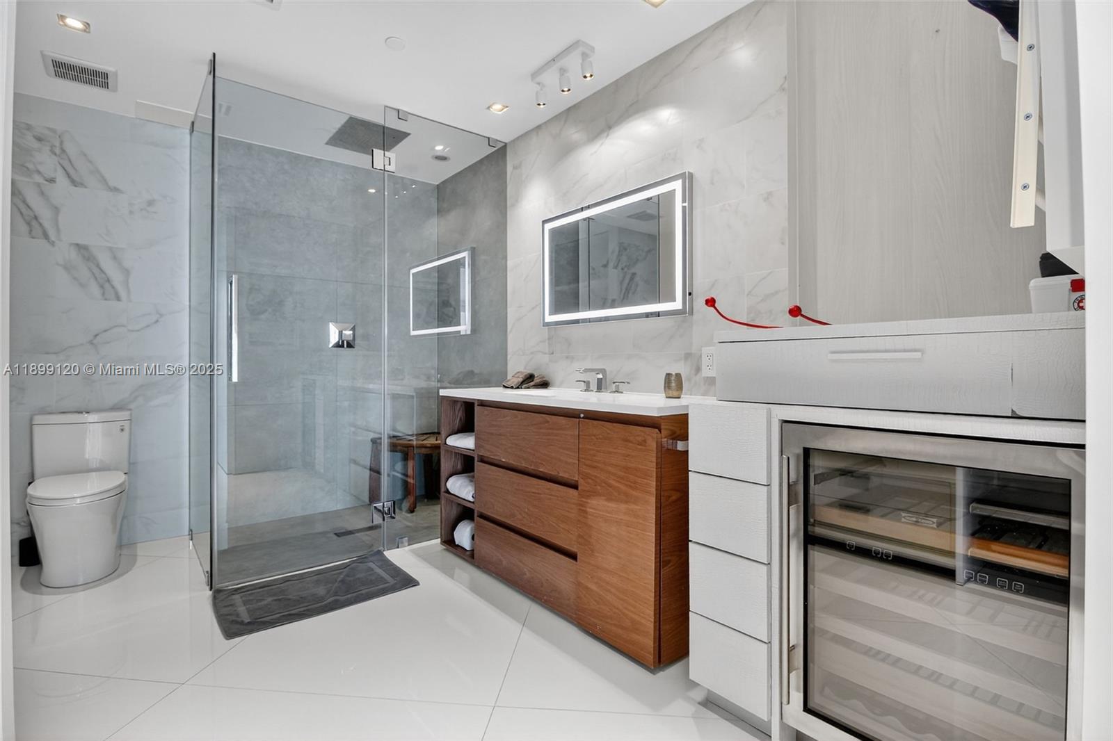 PORTOFINO TOWER CONDO - Residential