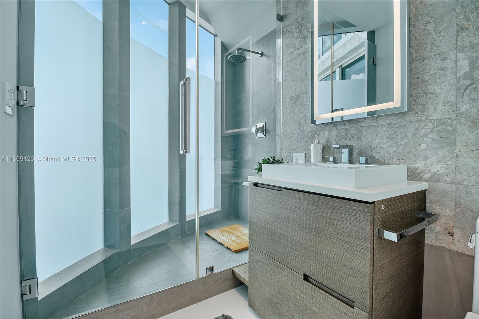 PORTOFINO TOWER CONDO - Residential