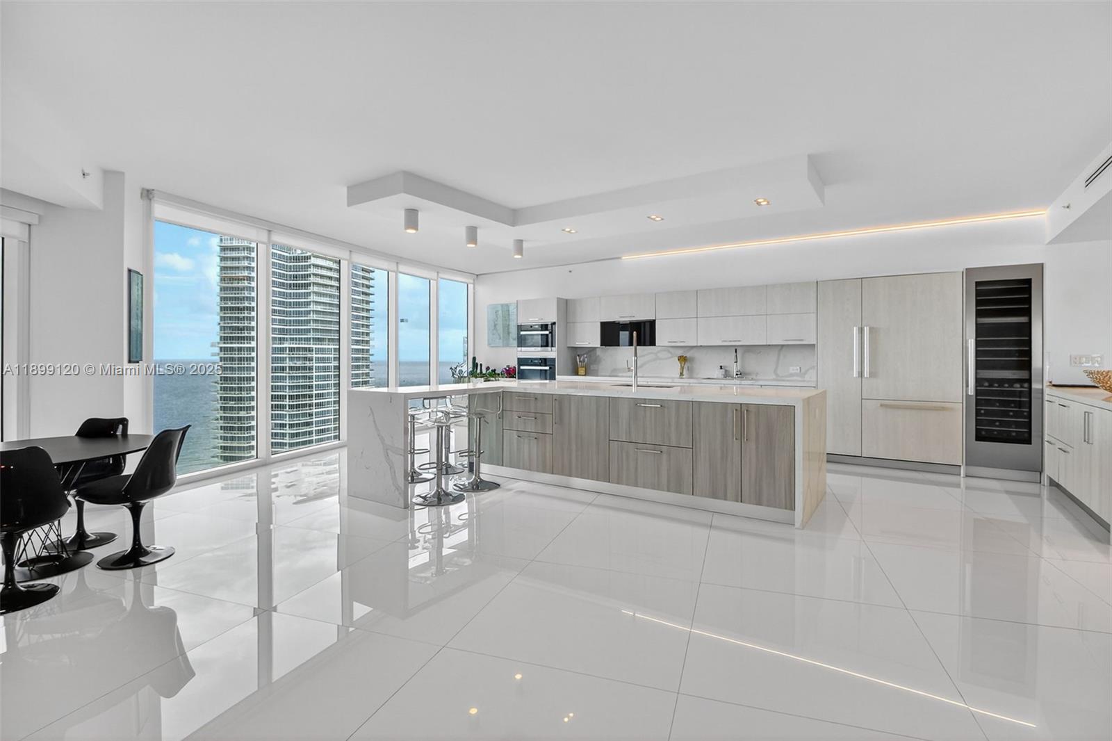 PORTOFINO TOWER CONDO - Residential