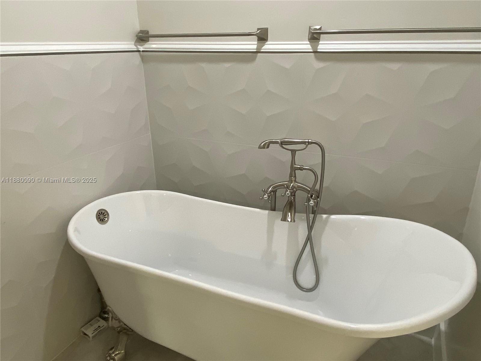 TWIN LAKES MANOR SUB CORR - Residential