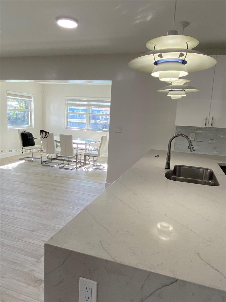 TWIN LAKES MANOR SUB CORR - Residential