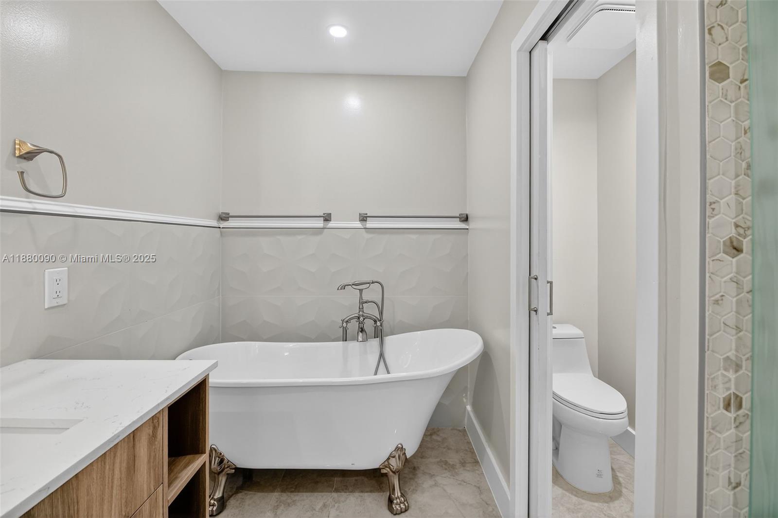 TWIN LAKES MANOR SUB CORR - Residential