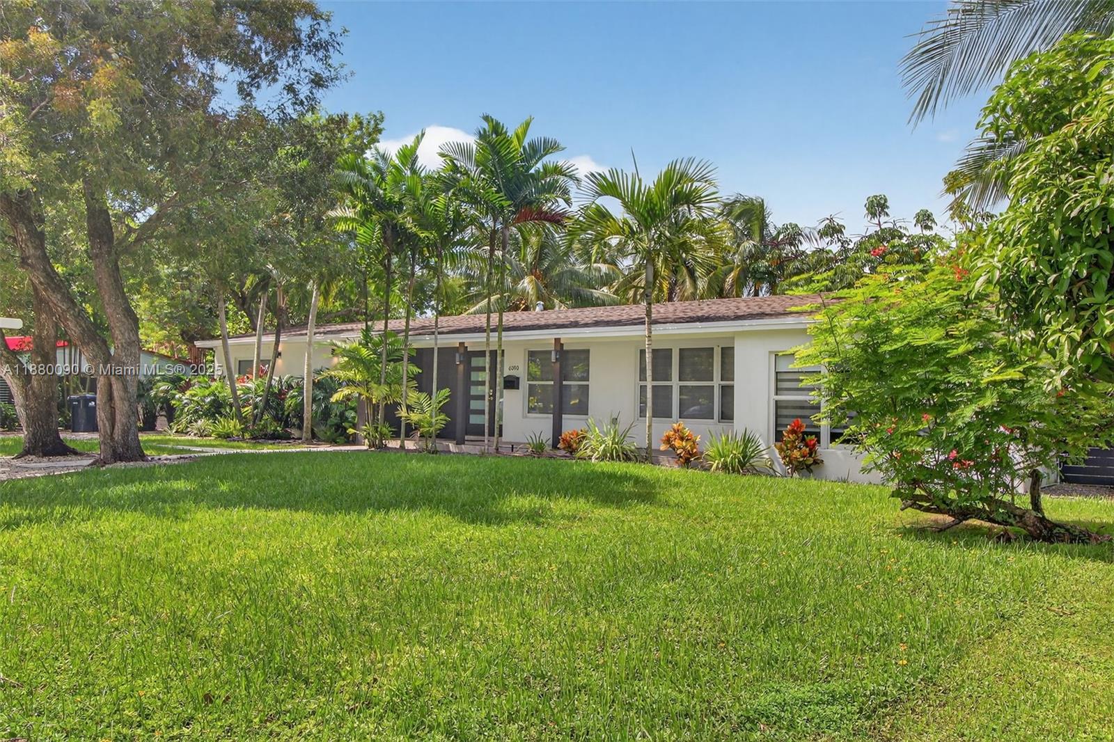 TWIN LAKES MANOR SUB CORR - Residential