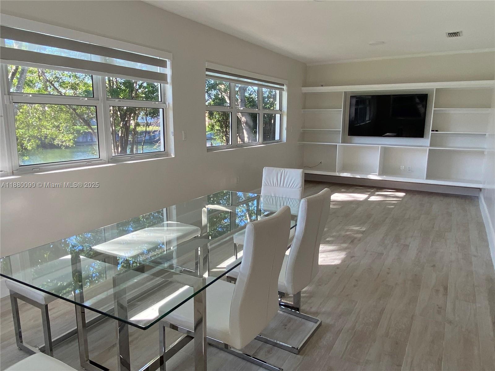 TWIN LAKES MANOR SUB CORR - Residential