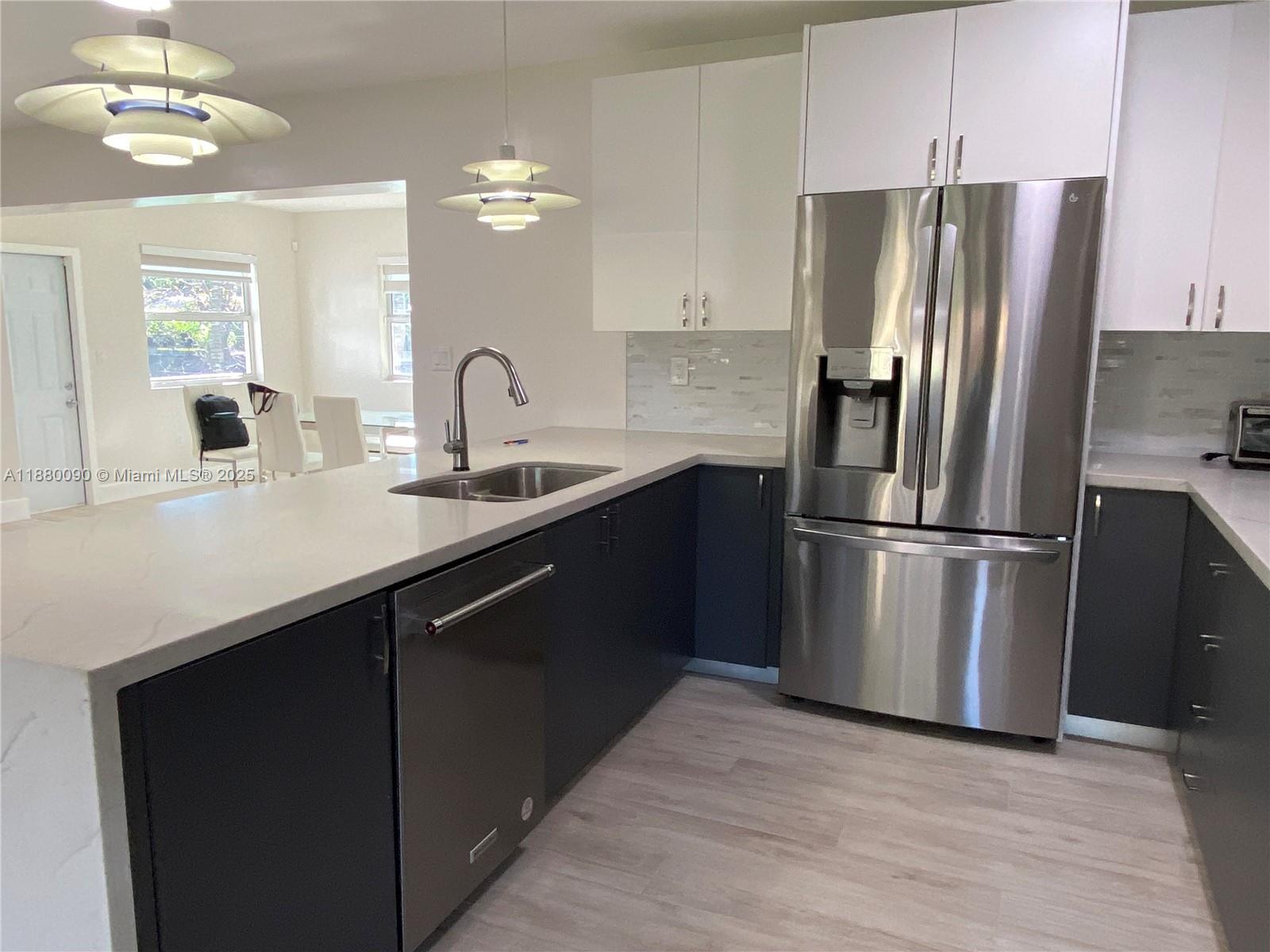 TWIN LAKES MANOR SUB CORR - Residential