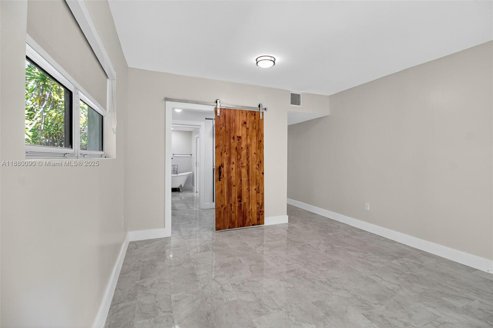 TWIN LAKES MANOR SUB CORR - Residential