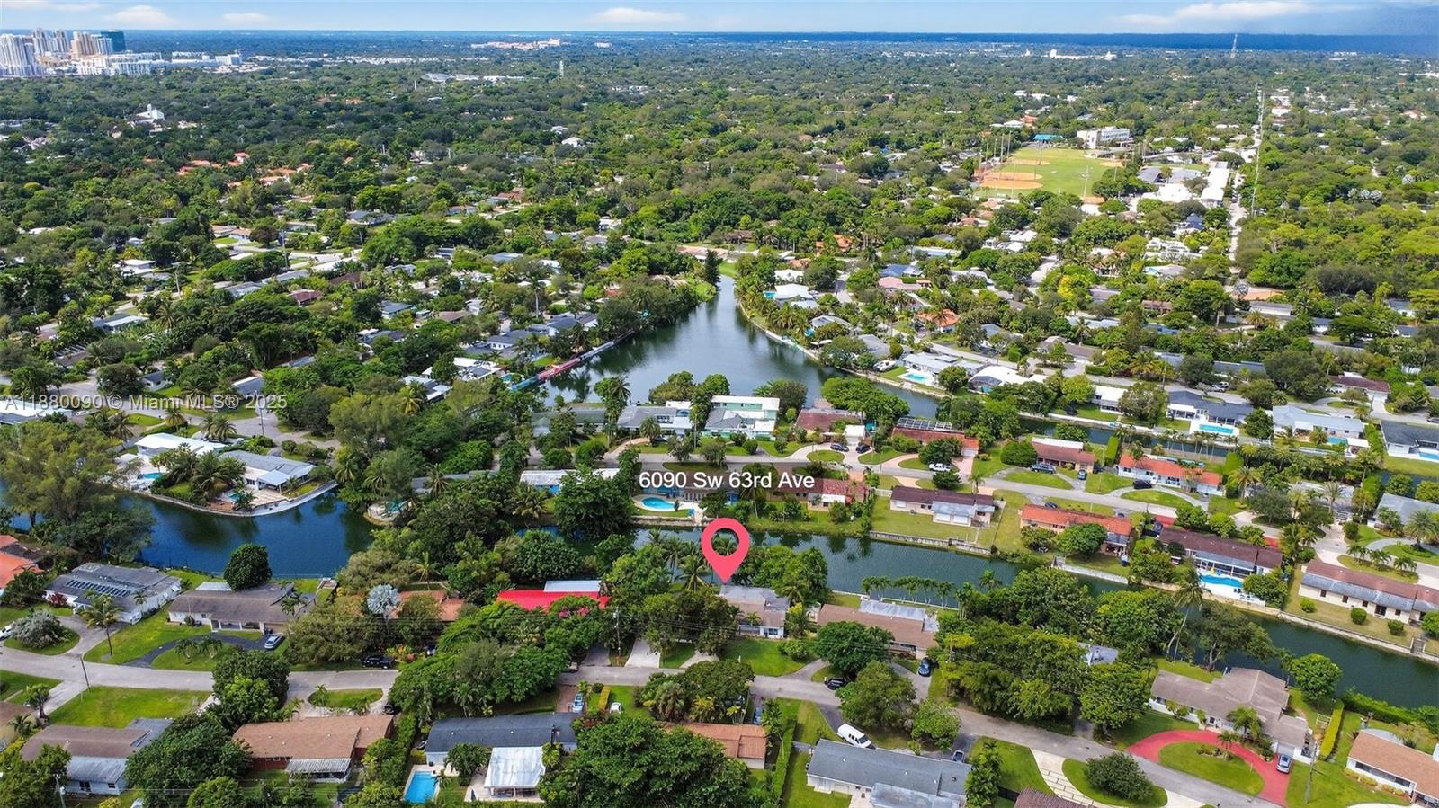 TWIN LAKES MANOR SUB CORR - Residential