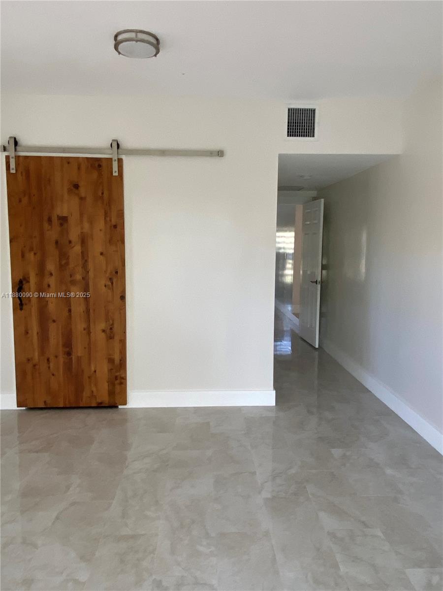 TWIN LAKES MANOR SUB CORR - Residential