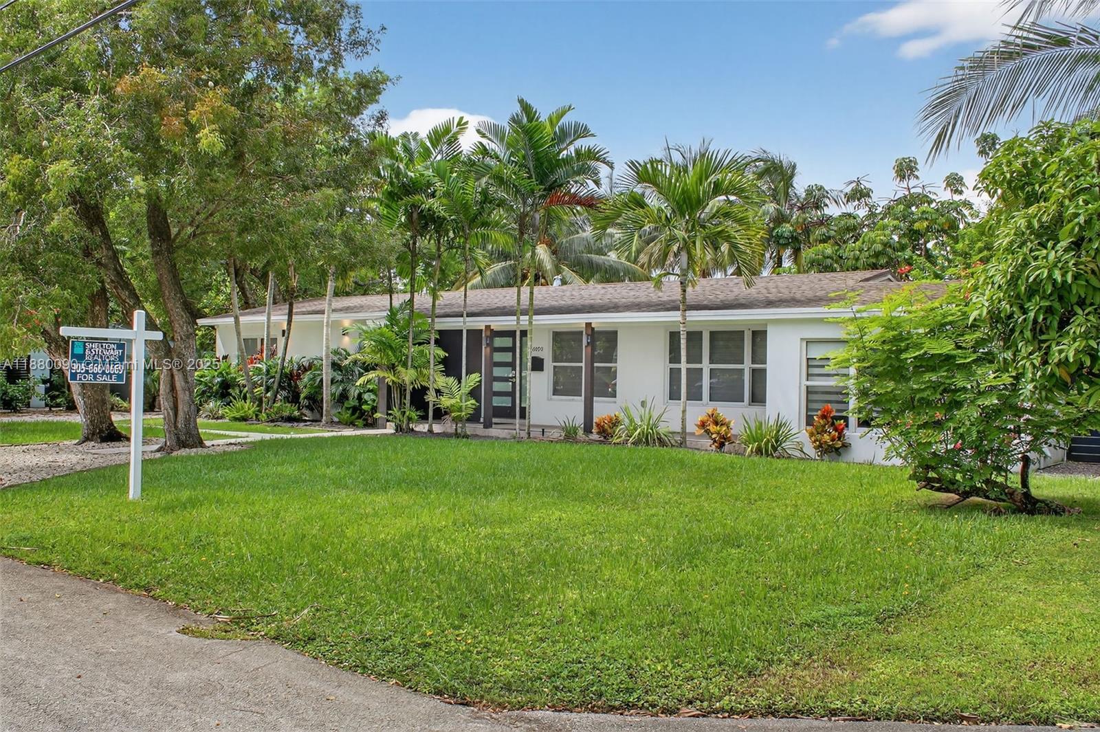 TWIN LAKES MANOR SUB CORR - Residential