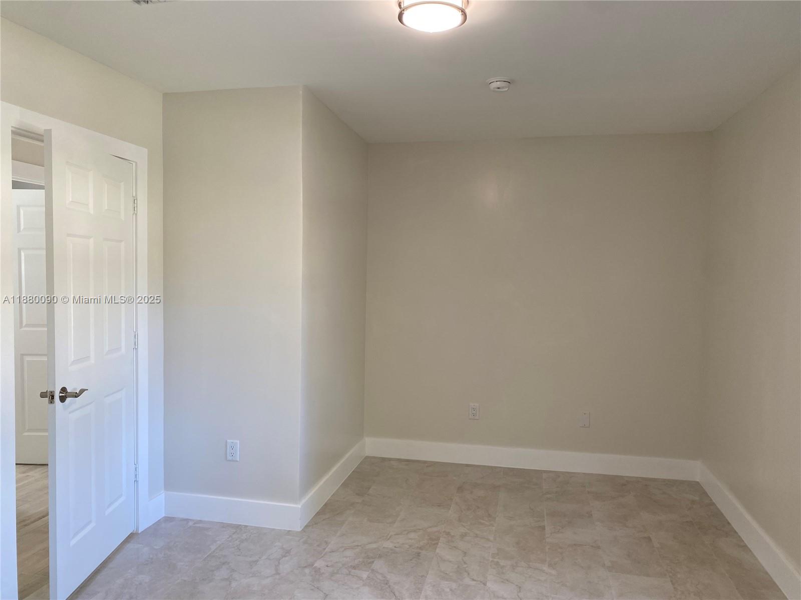 TWIN LAKES MANOR SUB CORR - Residential