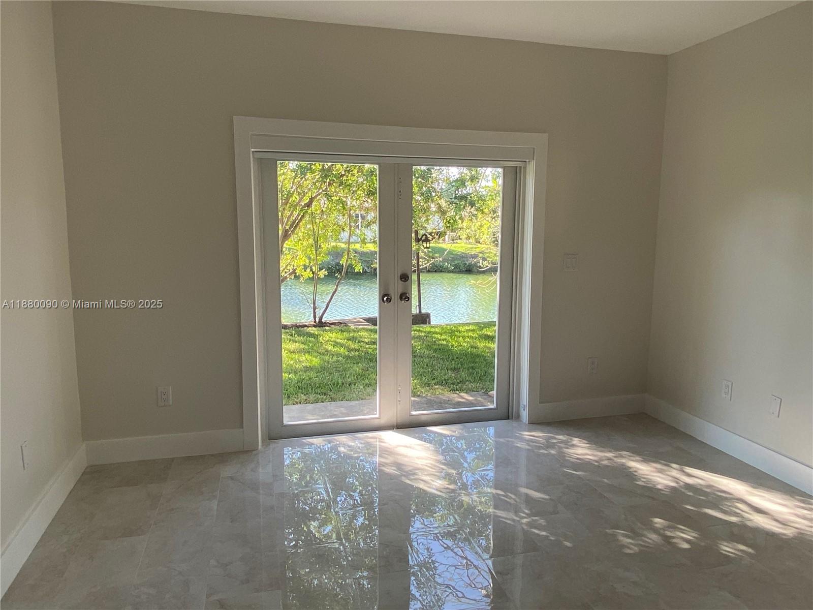 TWIN LAKES MANOR SUB CORR - Residential