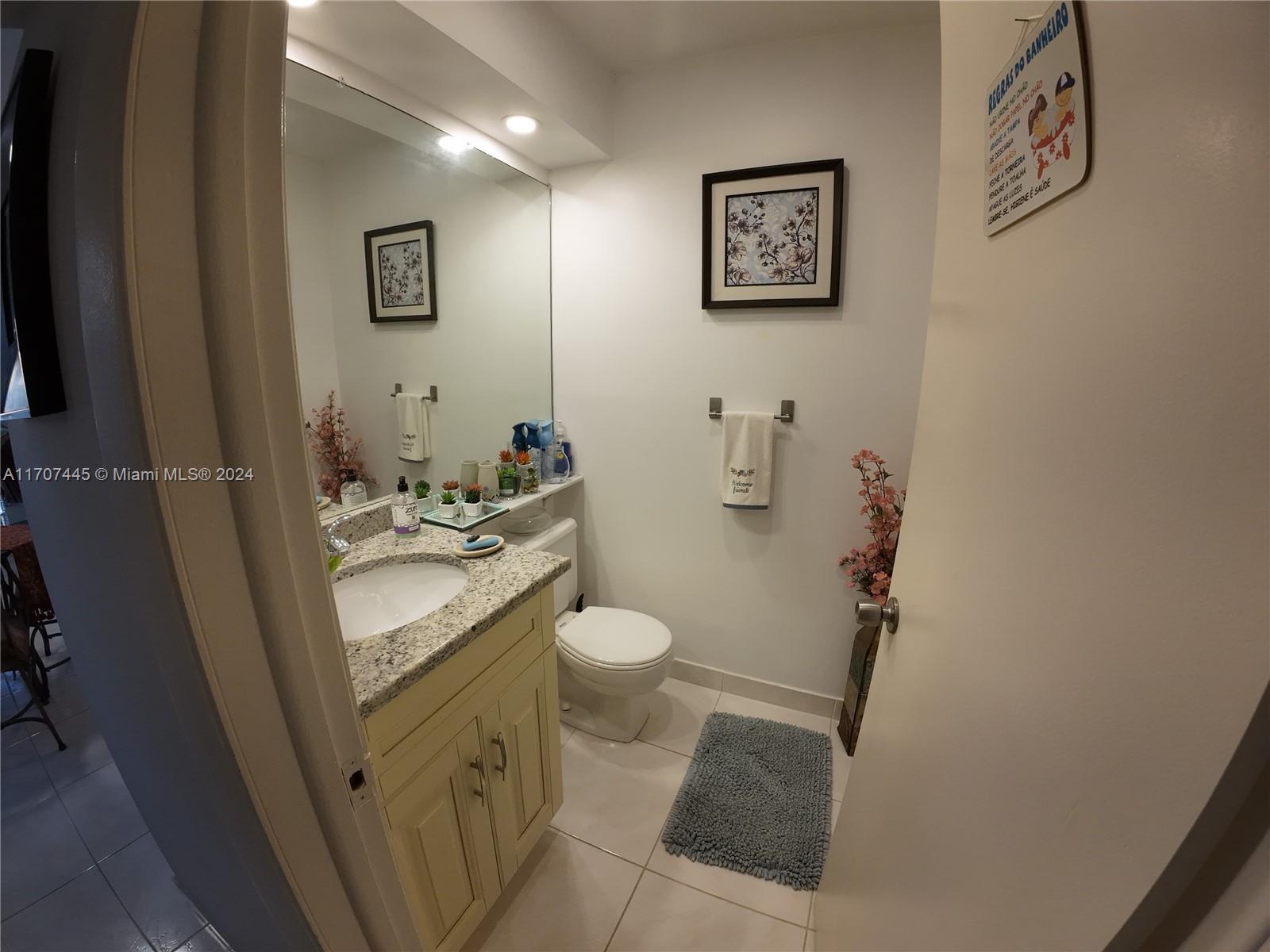 KINGS POINT SAXONY CONDOS - Residential